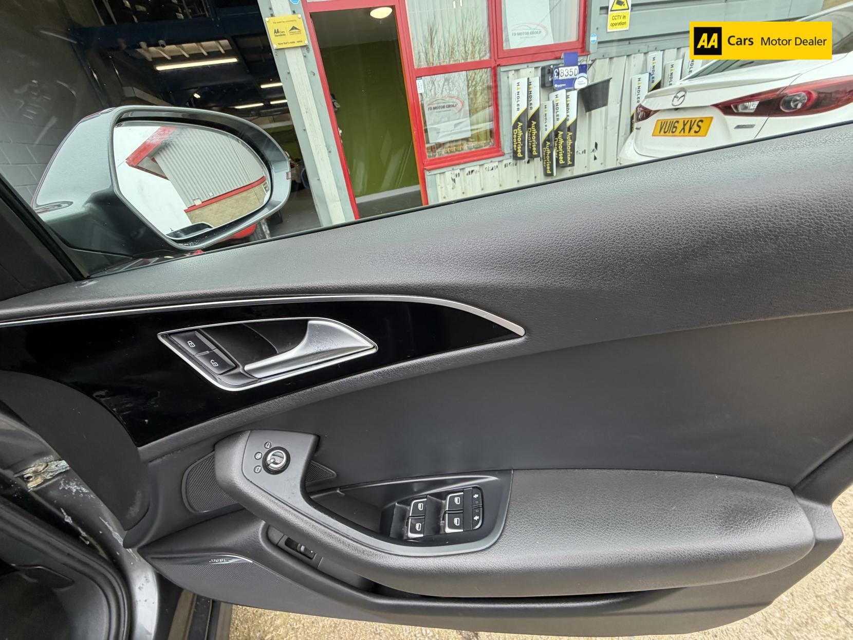 Audi A6 Saloon 2.0 TDI Black Edition Saloon 4dr Diesel Multitronic Euro 5 (s/s) (177 ps)