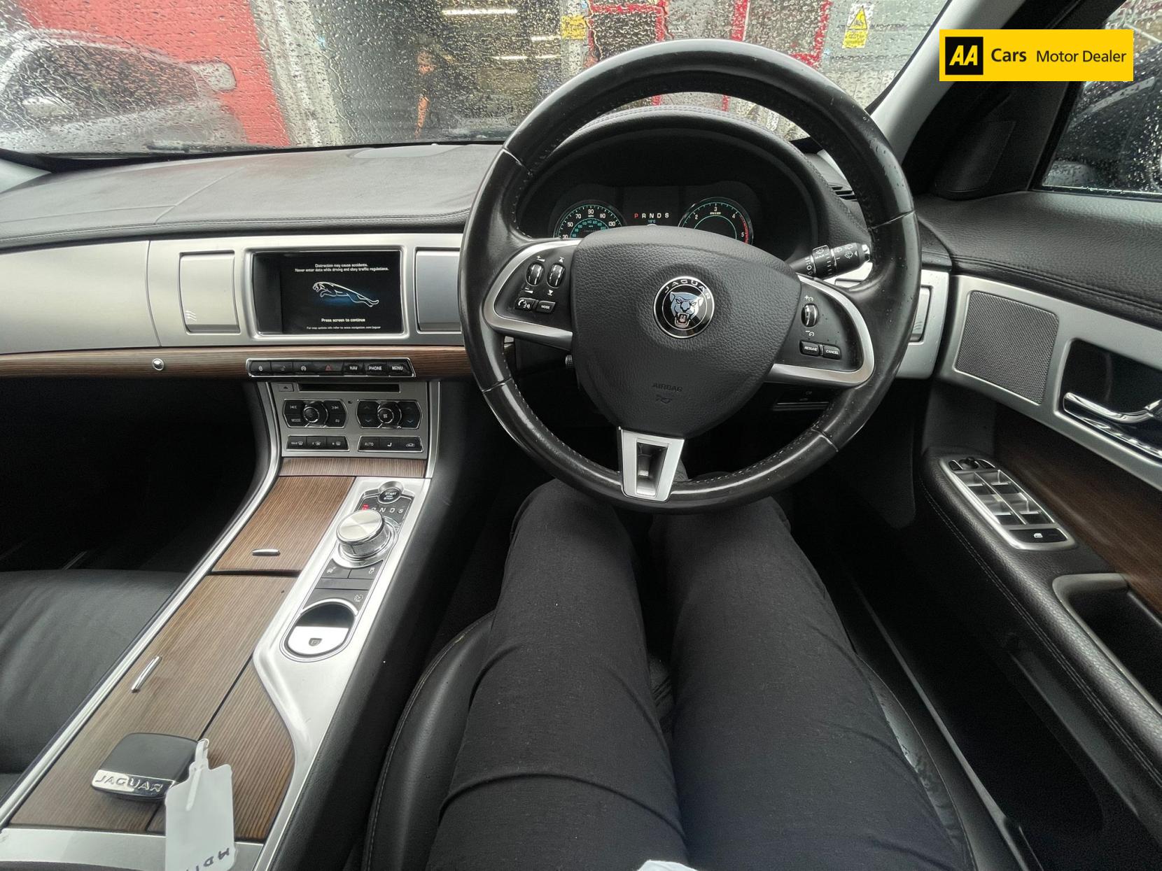 Jaguar XF 2.2d Luxury Sportbrake 5dr Diesel Auto Euro 5 (s/s) (163 ps)