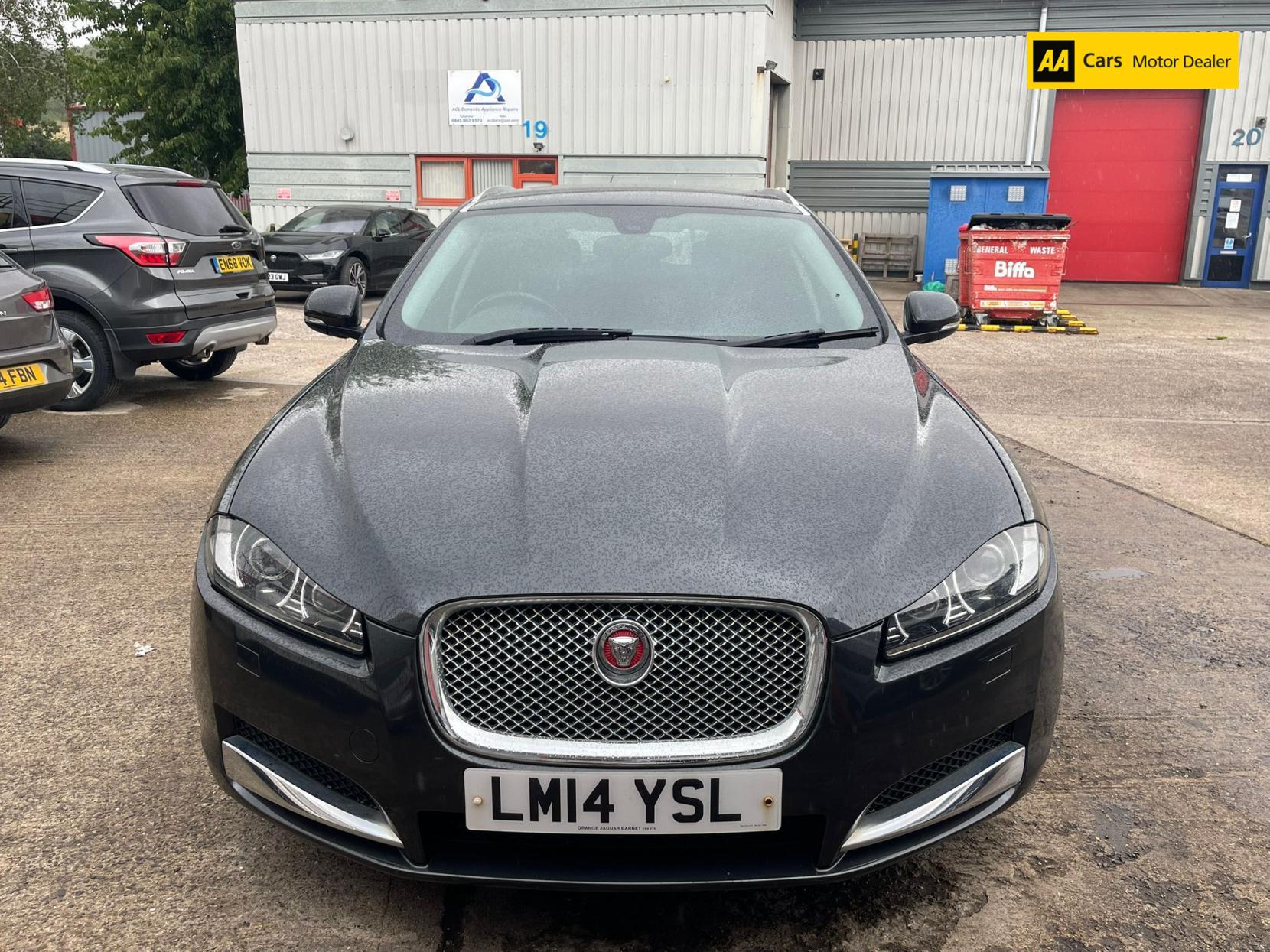 Jaguar XF 2.2d Luxury Sportbrake 5dr Diesel Auto Euro 5 (s/s) (163 ps)