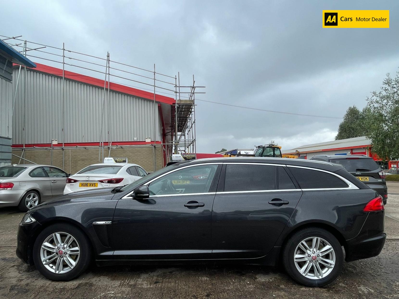 Jaguar XF 2.2d Luxury Sportbrake 5dr Diesel Auto Euro 5 (s/s) (163 ps)