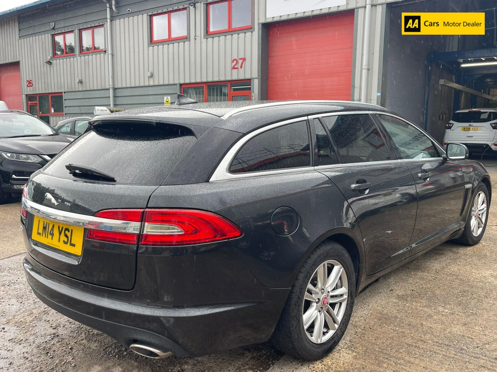Jaguar XF 2.2d Luxury Sportbrake 5dr Diesel Auto Euro 5 (s/s) (163 ps)