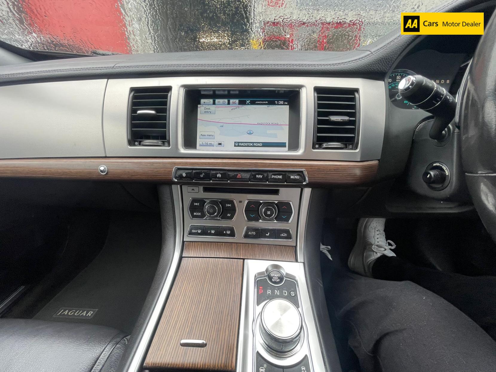 Jaguar XF 2.2d Luxury Sportbrake 5dr Diesel Auto Euro 5 (s/s) (163 ps)