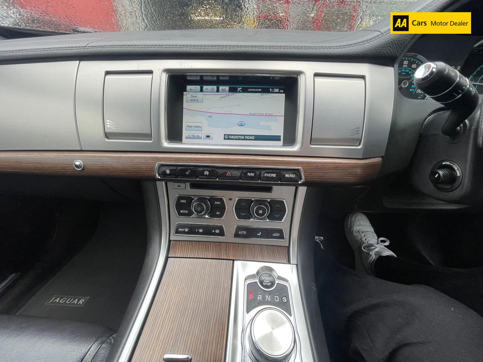 Jaguar XF 2.2d Luxury Sportbrake 5dr Diesel Auto Euro 5 (s/s) (163 ps)