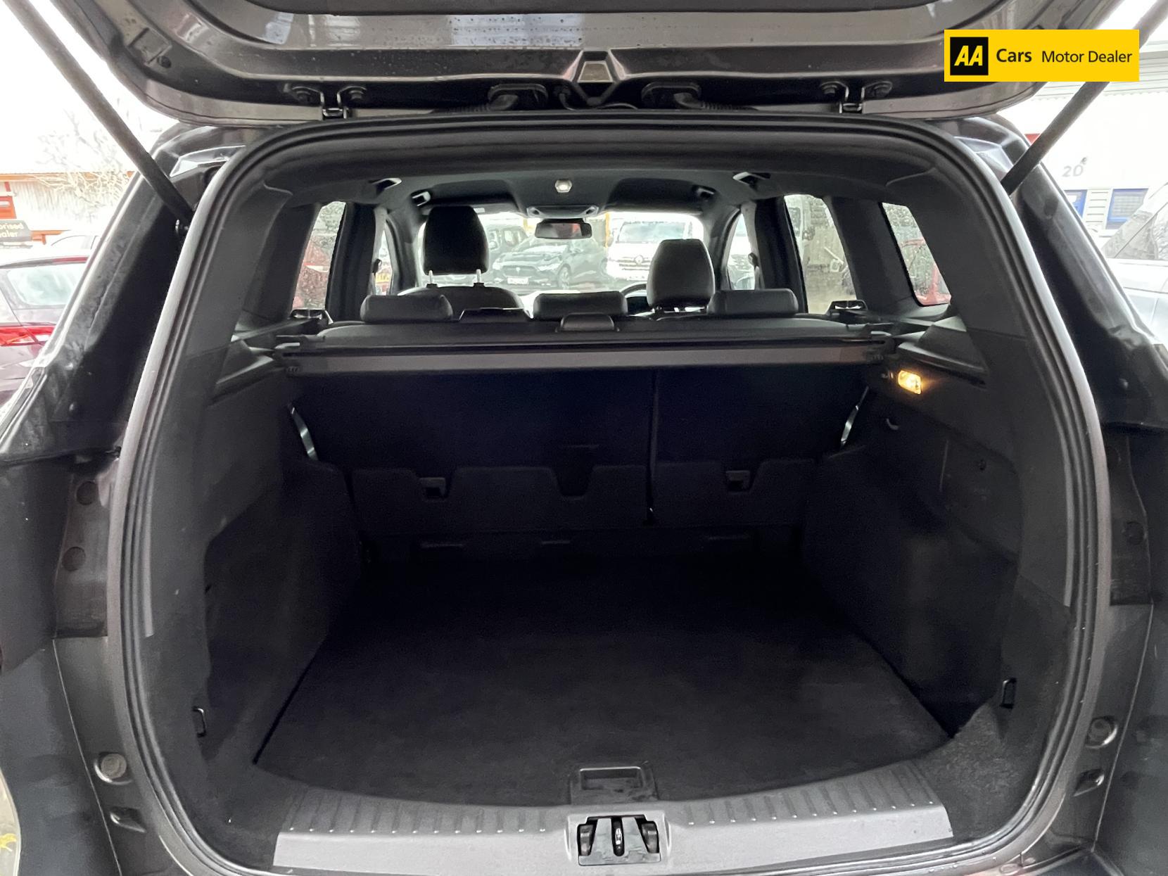 Ford Kuga 1.5 TDCi ST-Line SUV 5dr Diesel Powershift Euro 6 (s/s) (120 ps)