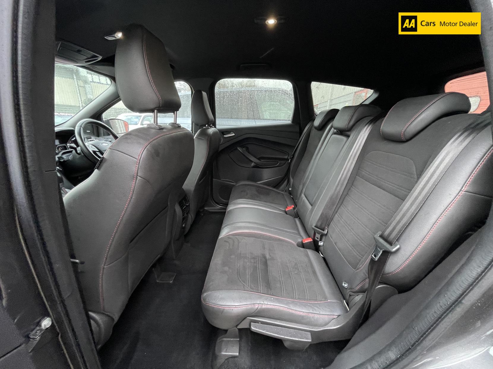 Ford Kuga 1.5 TDCi ST-Line SUV 5dr Diesel Powershift Euro 6 (s/s) (120 ps)