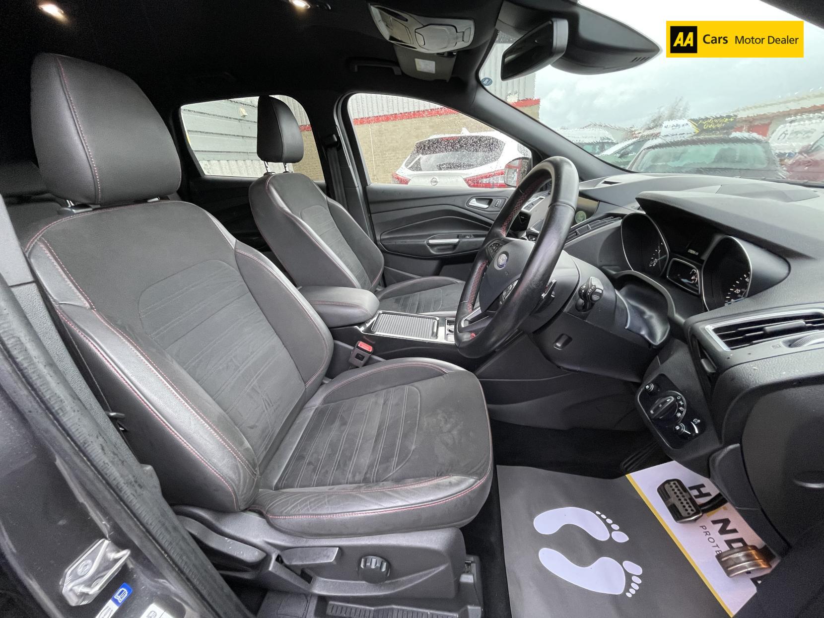 Ford Kuga 1.5 TDCi ST-Line SUV 5dr Diesel Powershift Euro 6 (s/s) (120 ps)