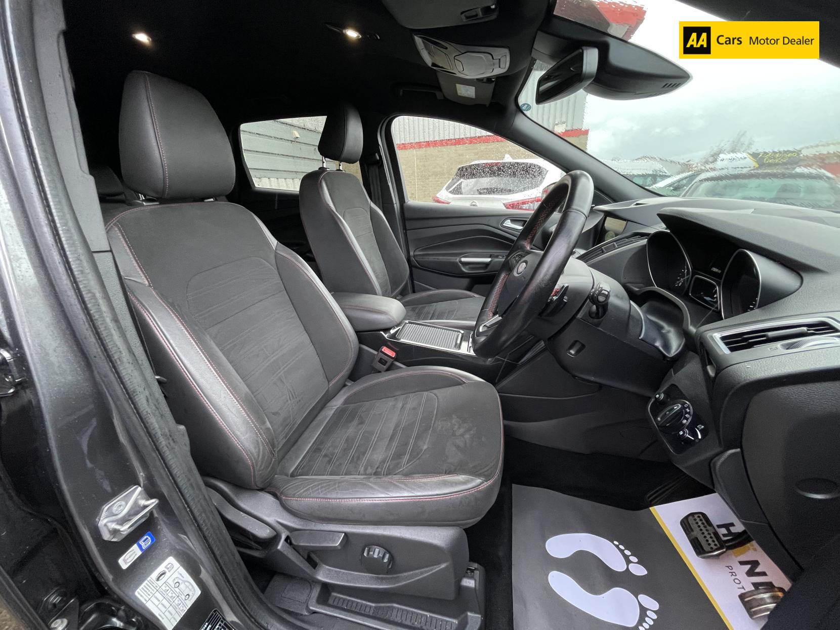 Ford Kuga 1.5 TDCi ST-Line SUV 5dr Diesel Powershift Euro 6 (s/s) (120 ps)