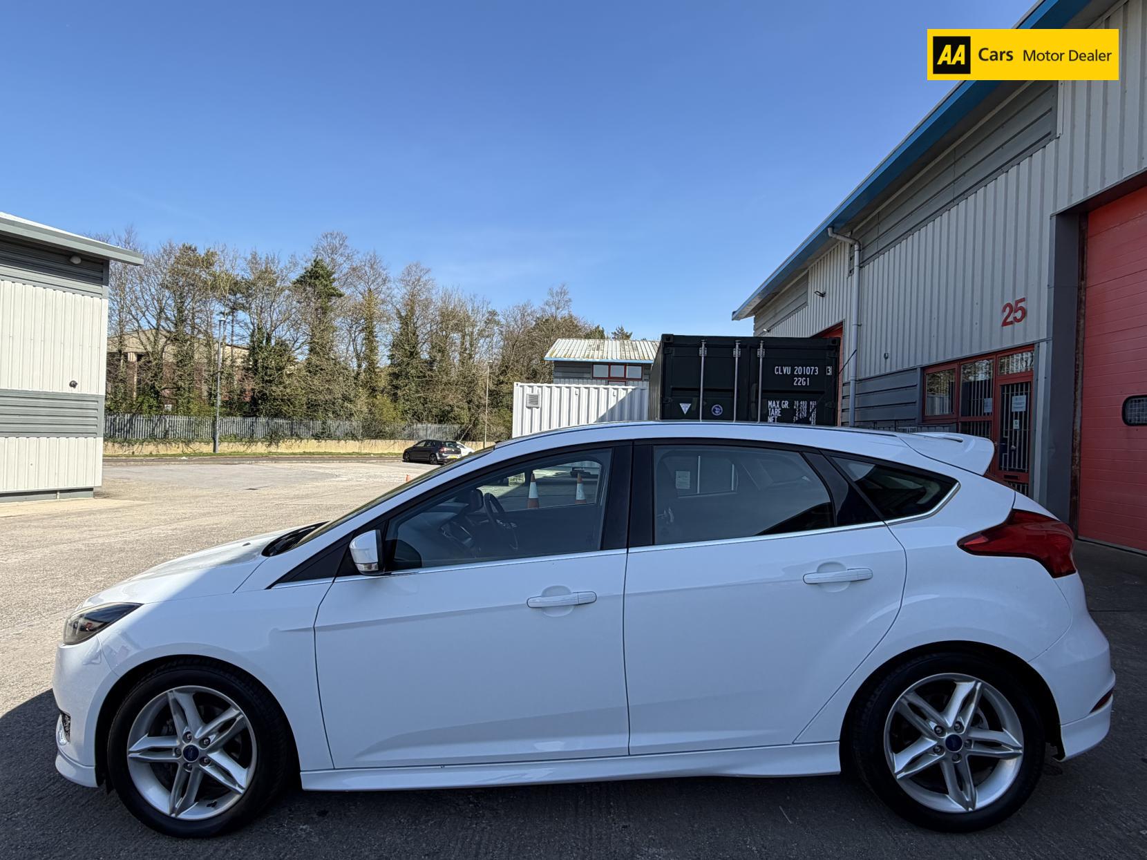 Ford Focus 1.0T EcoBoost Zetec S Hatchback 5dr Petrol Manual Euro 6 (s/s) (125 ps)