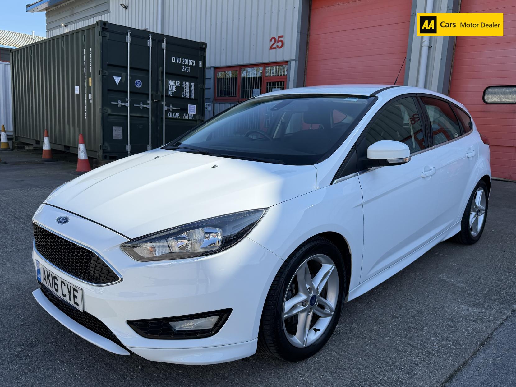 Ford Focus 1.0T EcoBoost Zetec S Hatchback 5dr Petrol Manual Euro 6 (s/s) (125 ps)