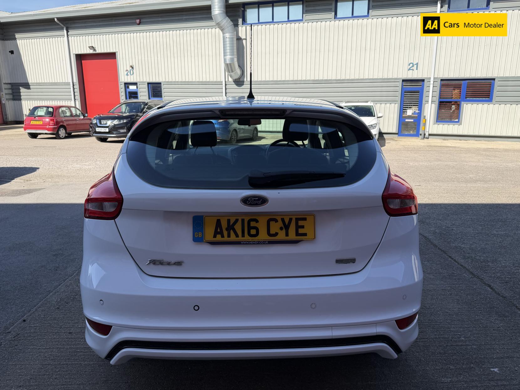 Ford Focus 1.0T EcoBoost Zetec S Hatchback 5dr Petrol Manual Euro 6 (s/s) (125 ps)