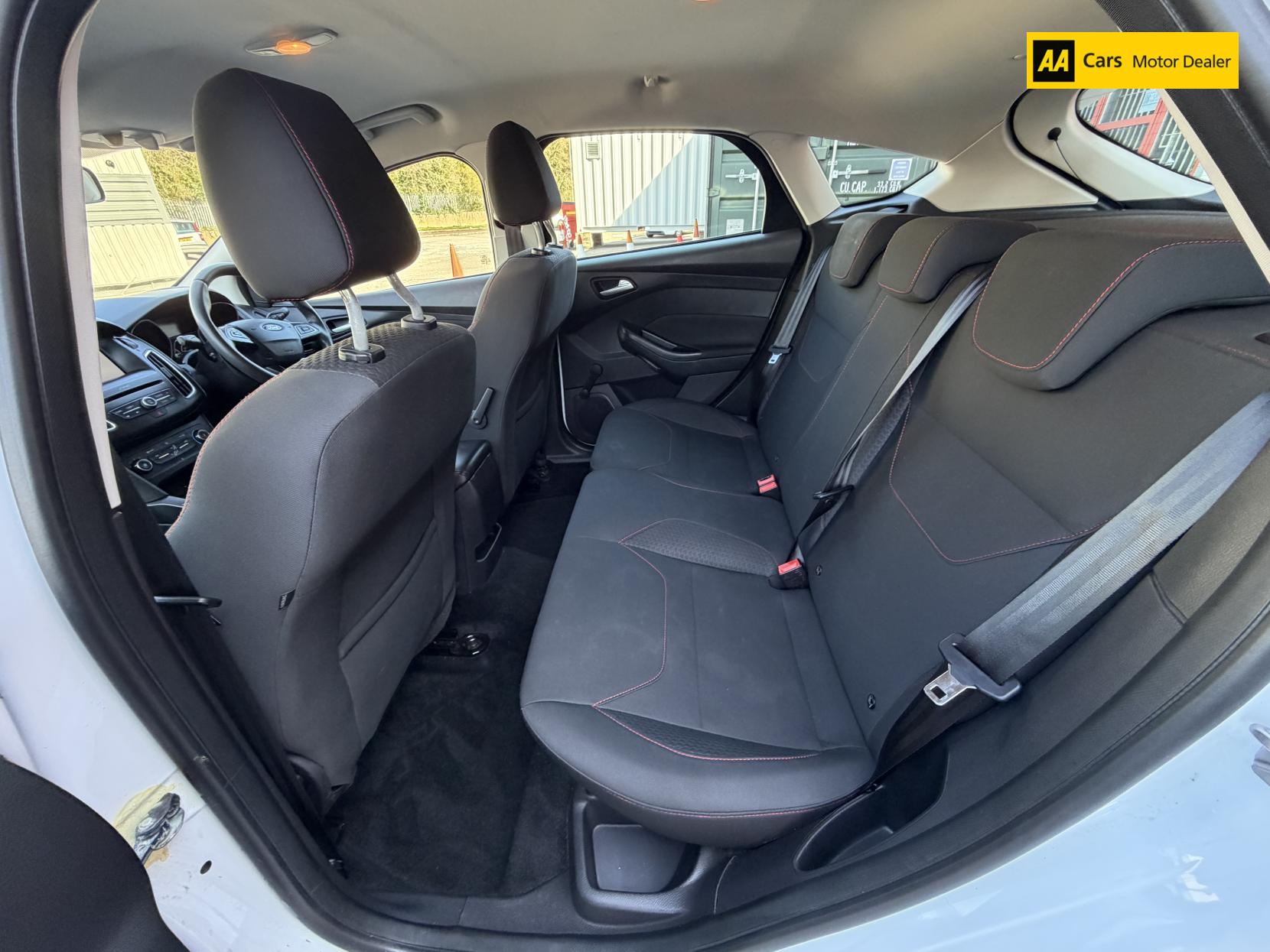 Ford Focus 1.0T EcoBoost Zetec S Hatchback 5dr Petrol Manual Euro 6 (s/s) (125 ps)