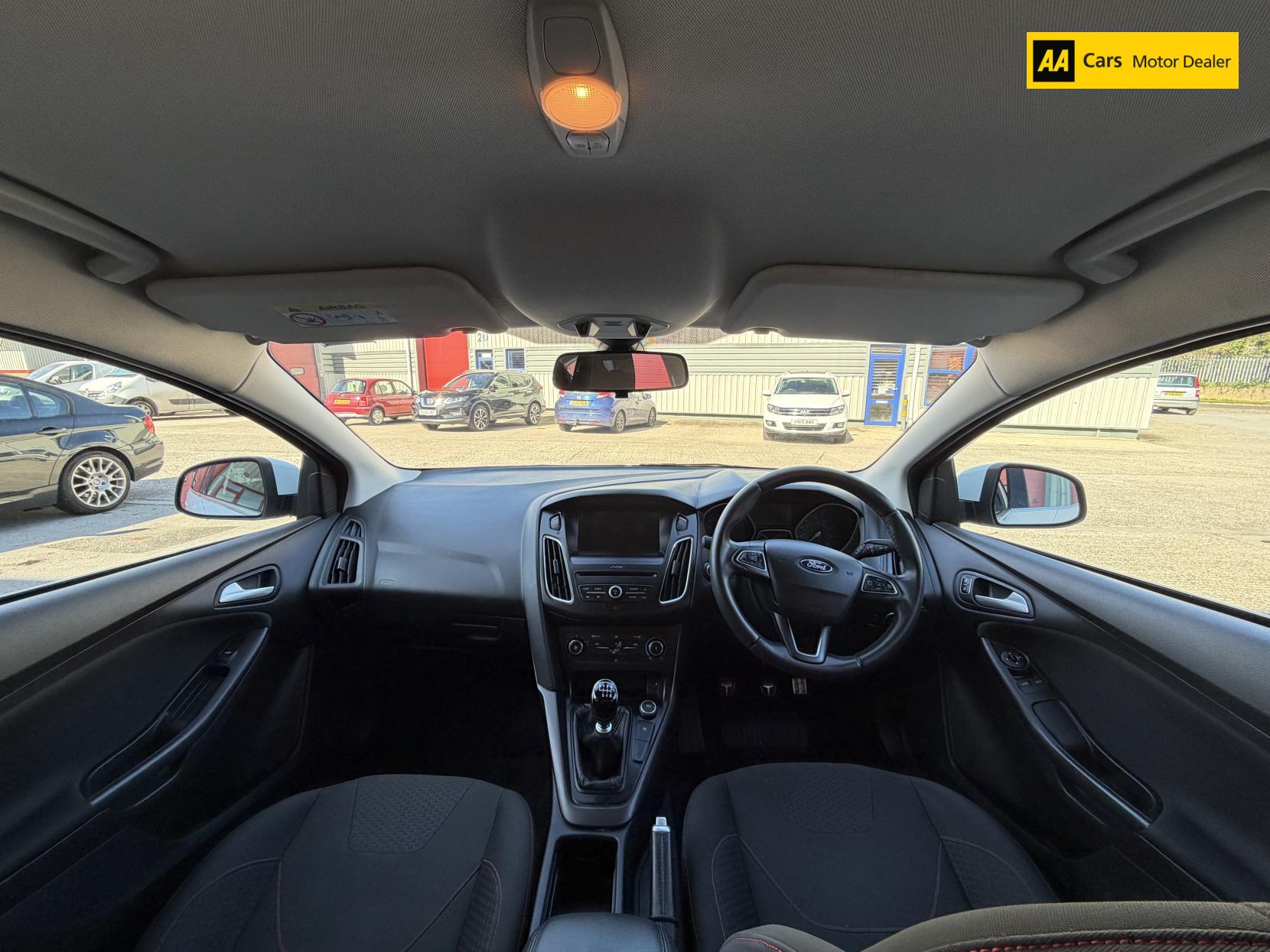 Ford Focus 1.0T EcoBoost Zetec S Hatchback 5dr Petrol Manual Euro 6 (s/s) (125 ps)