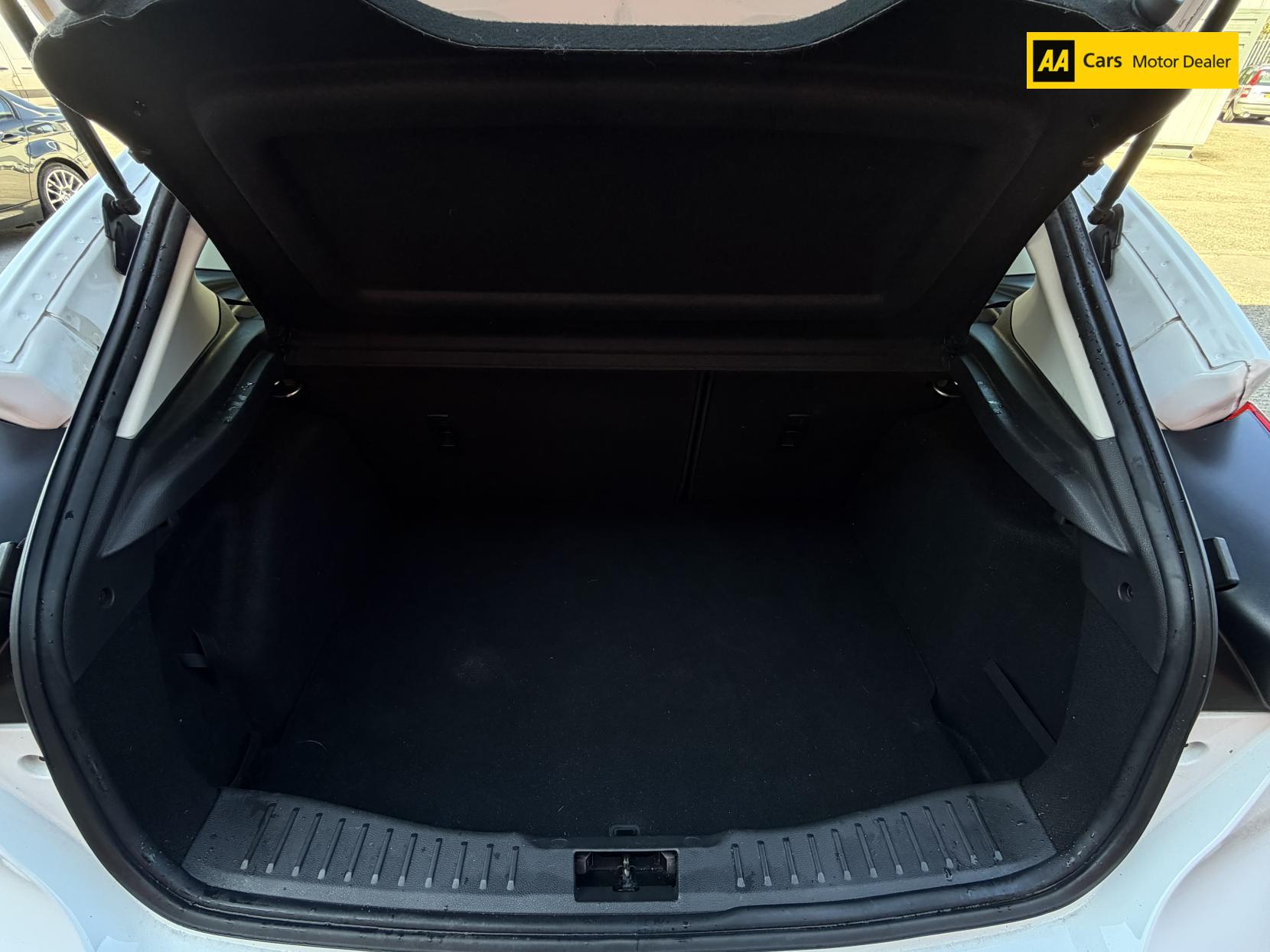 Ford Focus 1.0T EcoBoost Zetec S Hatchback 5dr Petrol Manual Euro 6 (s/s) (125 ps)