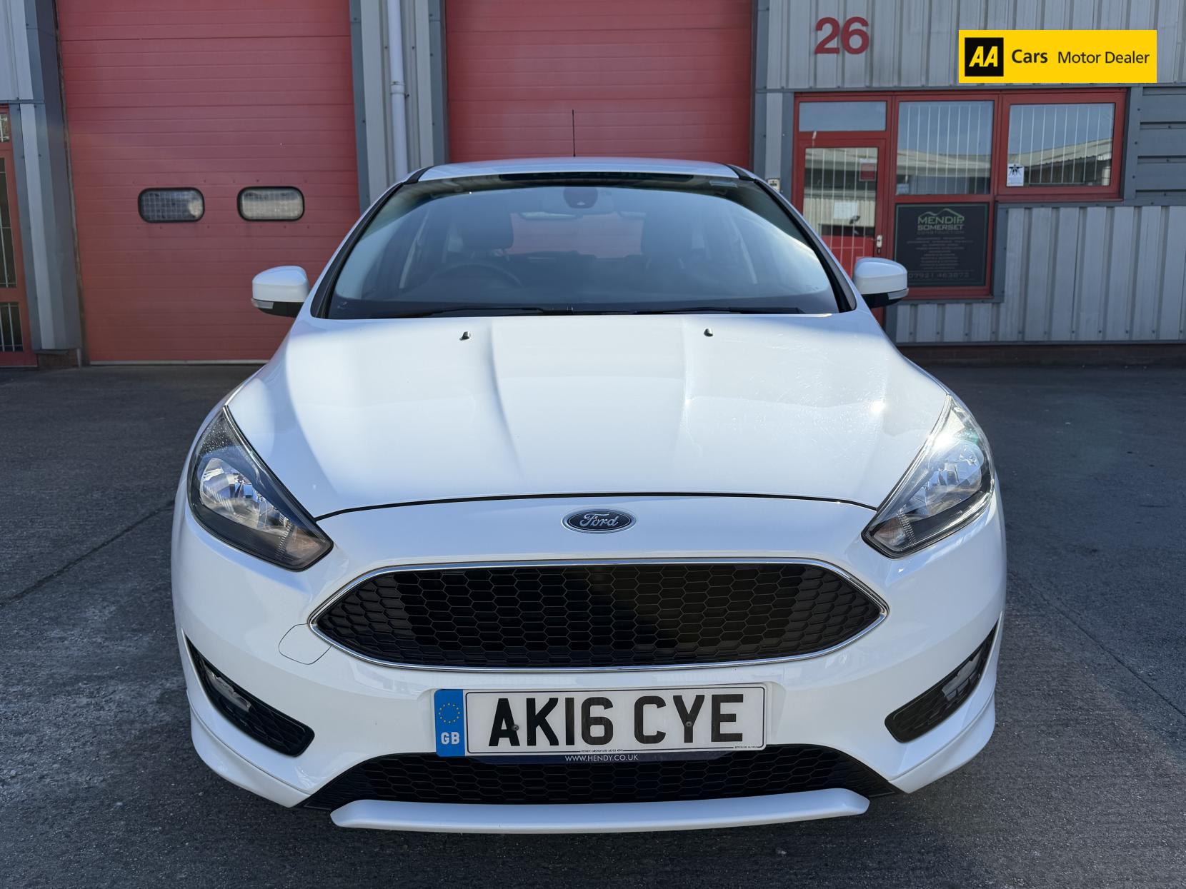 Ford Focus 1.0T EcoBoost Zetec S Hatchback 5dr Petrol Manual Euro 6 (s/s) (125 ps)