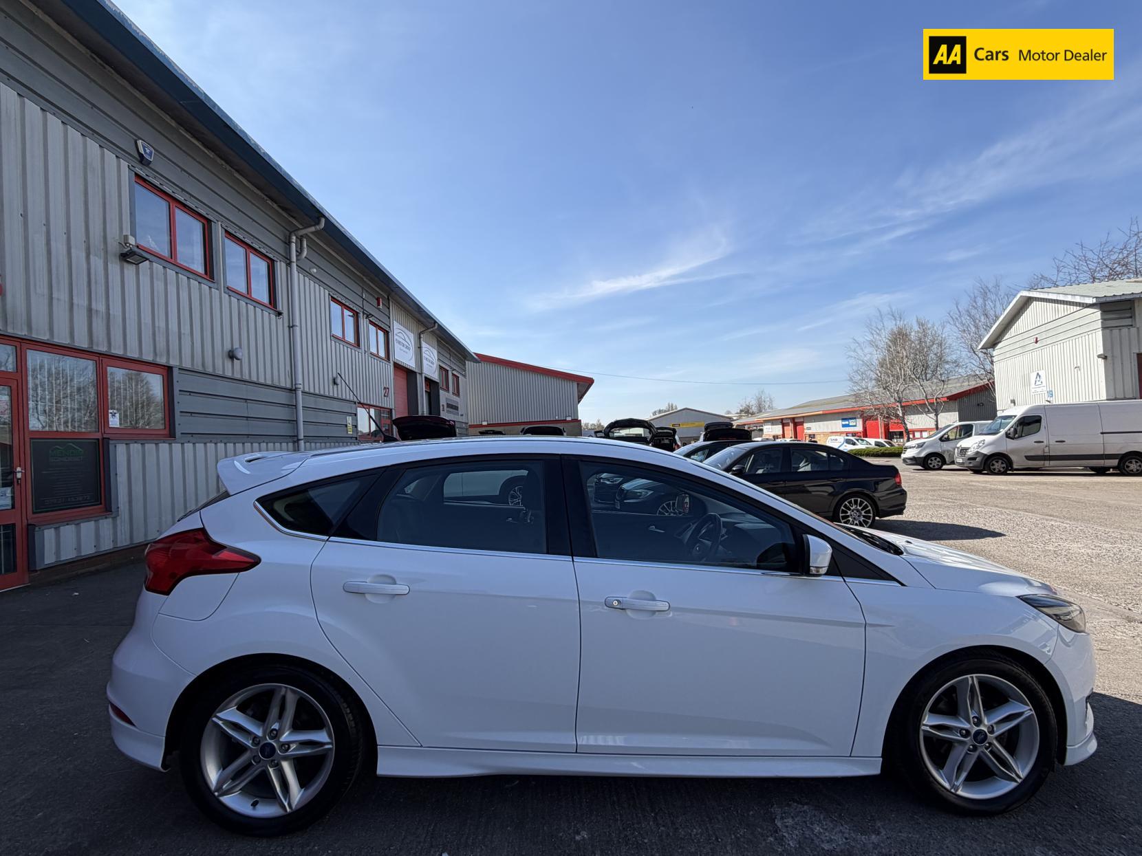 Ford Focus 1.0T EcoBoost Zetec S Hatchback 5dr Petrol Manual Euro 6 (s/s) (125 ps)