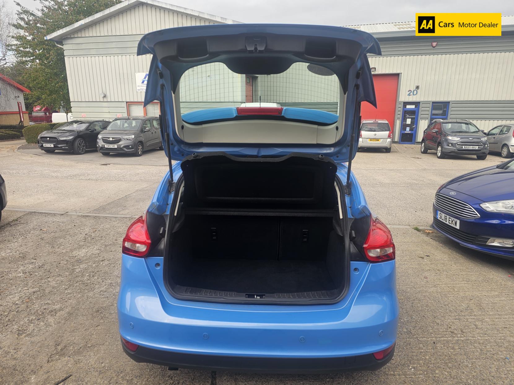 Ford Focus 1.5 TDCi Zetec Hatchback 5dr Diesel Manual Euro 6 (s/s) (120 ps)