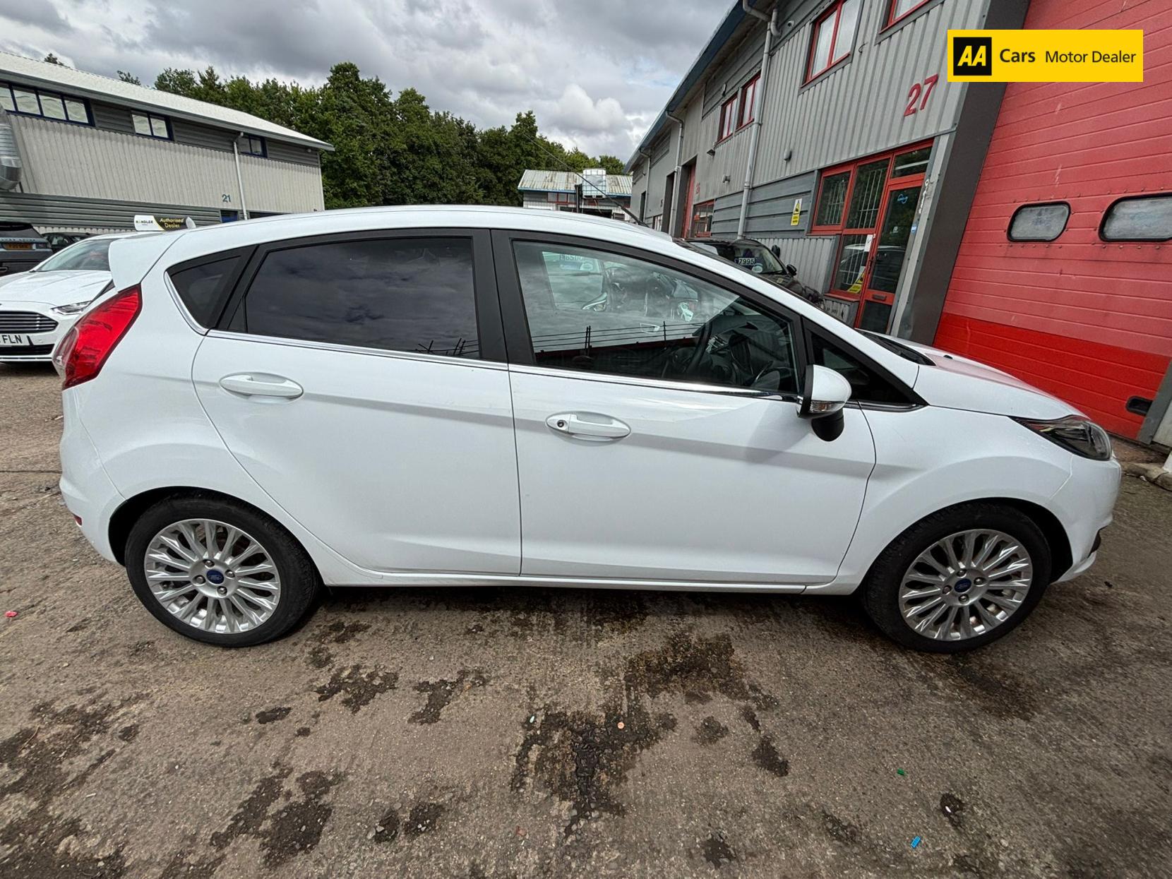 Ford Fiesta 1.0T EcoBoost Titanium Hatchback 5dr Petrol Manual Euro 5 (s/s) (100 ps)