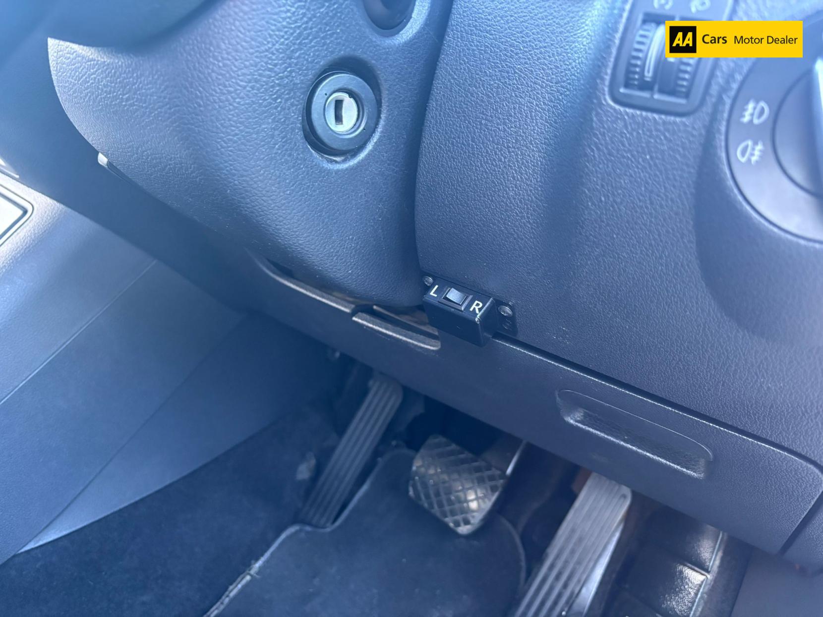 Volkswagen Tiguan 2.0 TDI BlueMotion Tech Sport SUV 5dr Diesel DSG 4WD Euro 5 (s/s) (140 ps)