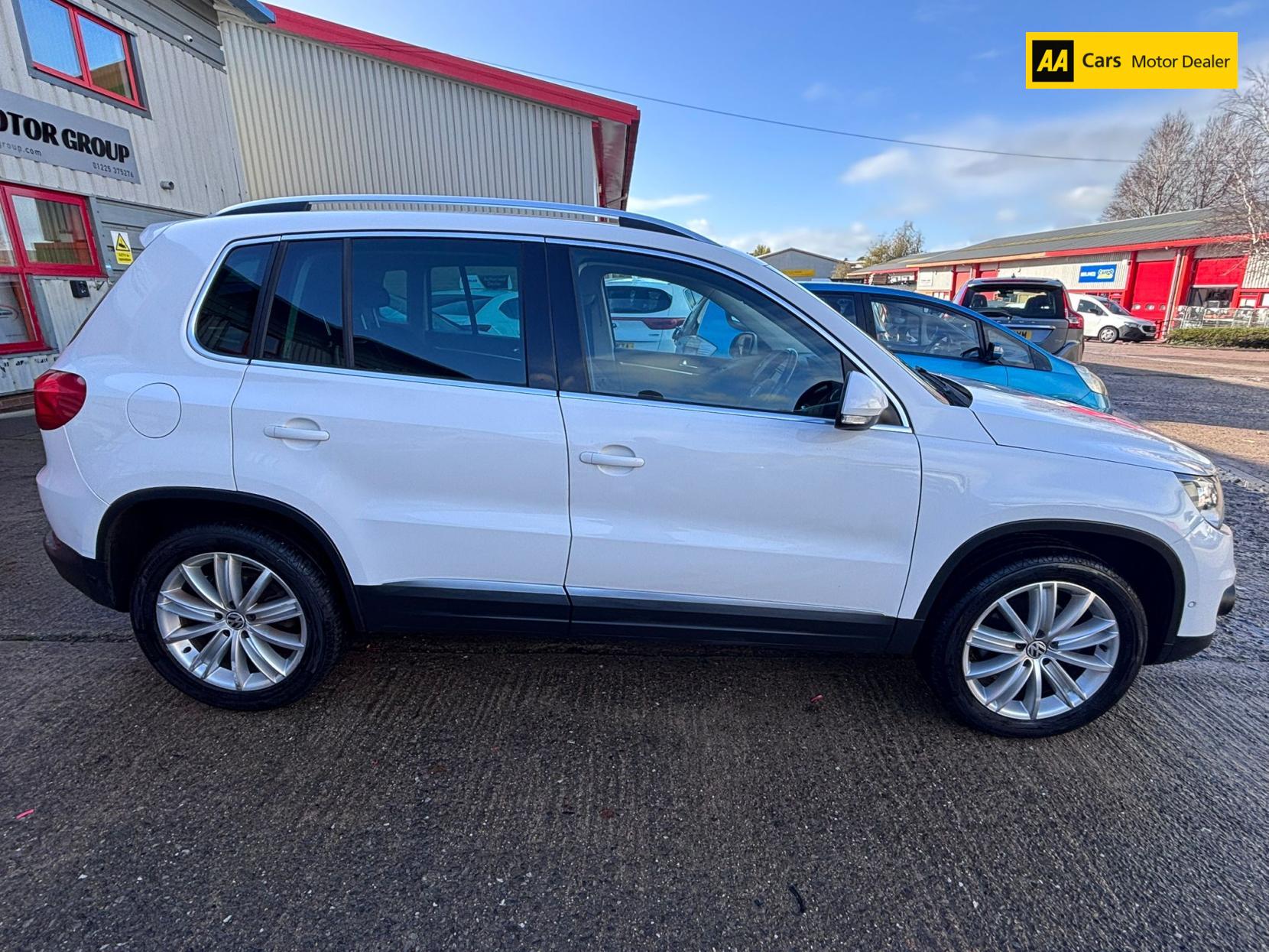 Volkswagen Tiguan 2.0 TDI BlueMotion Tech Sport SUV 5dr Diesel DSG 4WD Euro 5 (s/s) (140 ps)