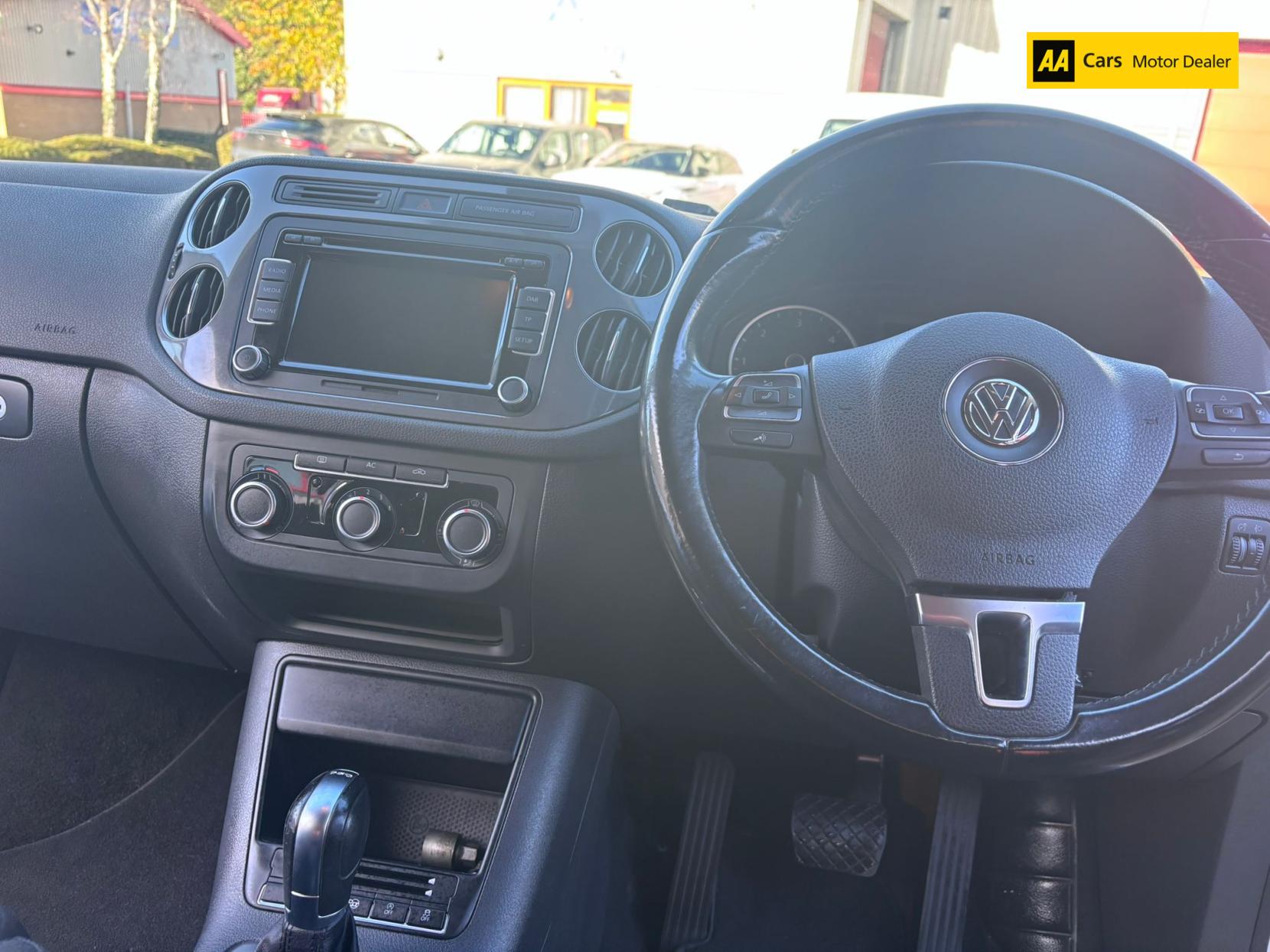 Volkswagen Tiguan 2.0 TDI BlueMotion Tech Sport SUV 5dr Diesel DSG 4WD Euro 5 (s/s) (140 ps)