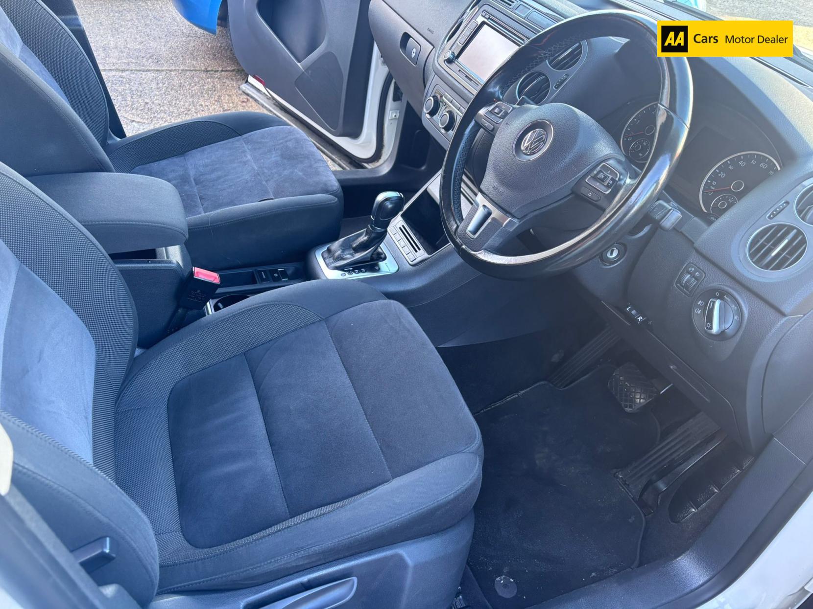 Volkswagen Tiguan 2.0 TDI BlueMotion Tech Sport SUV 5dr Diesel DSG 4WD Euro 5 (s/s) (140 ps)