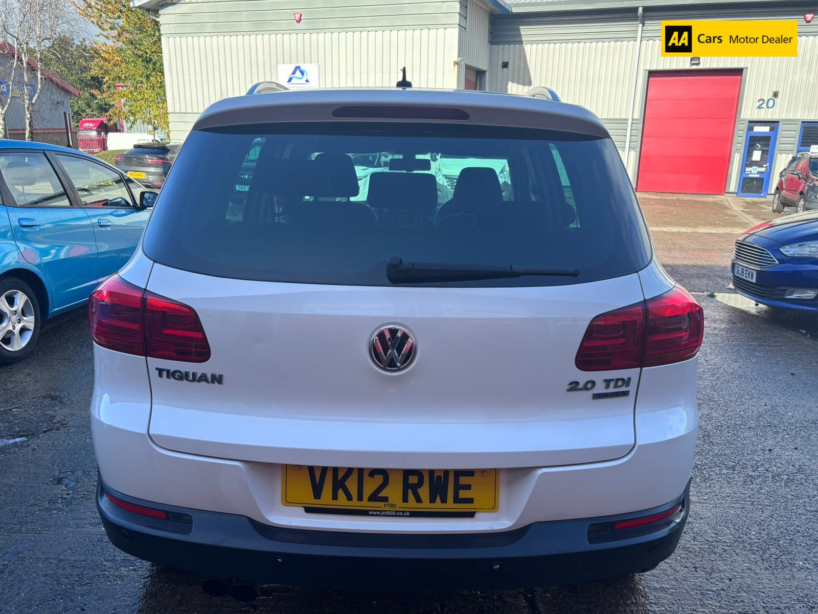 Volkswagen Tiguan 2.0 TDI BlueMotion Tech Sport SUV 5dr Diesel DSG 4WD Euro 5 (s/s) (140 ps)