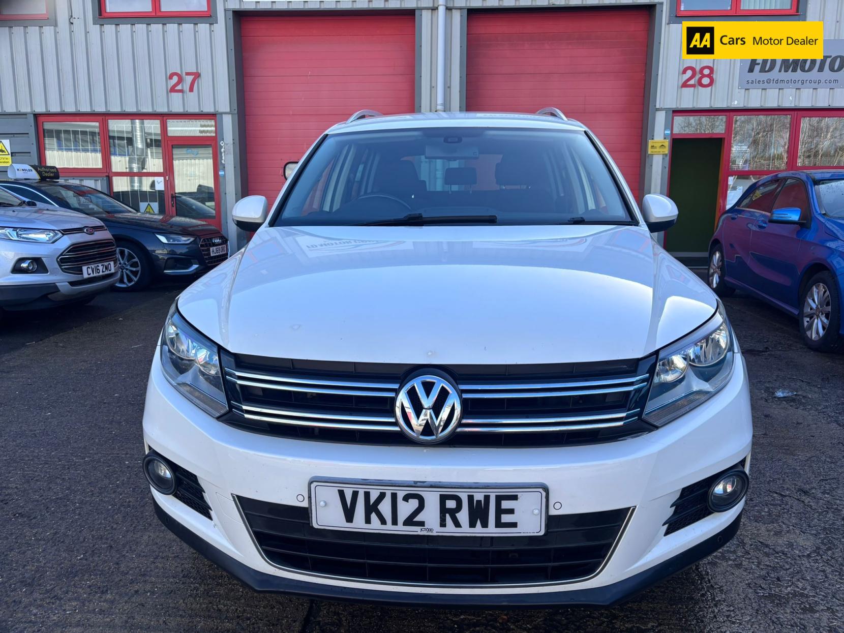 Volkswagen Tiguan 2.0 TDI BlueMotion Tech Sport SUV 5dr Diesel DSG 4WD Euro 5 (s/s) (140 ps)