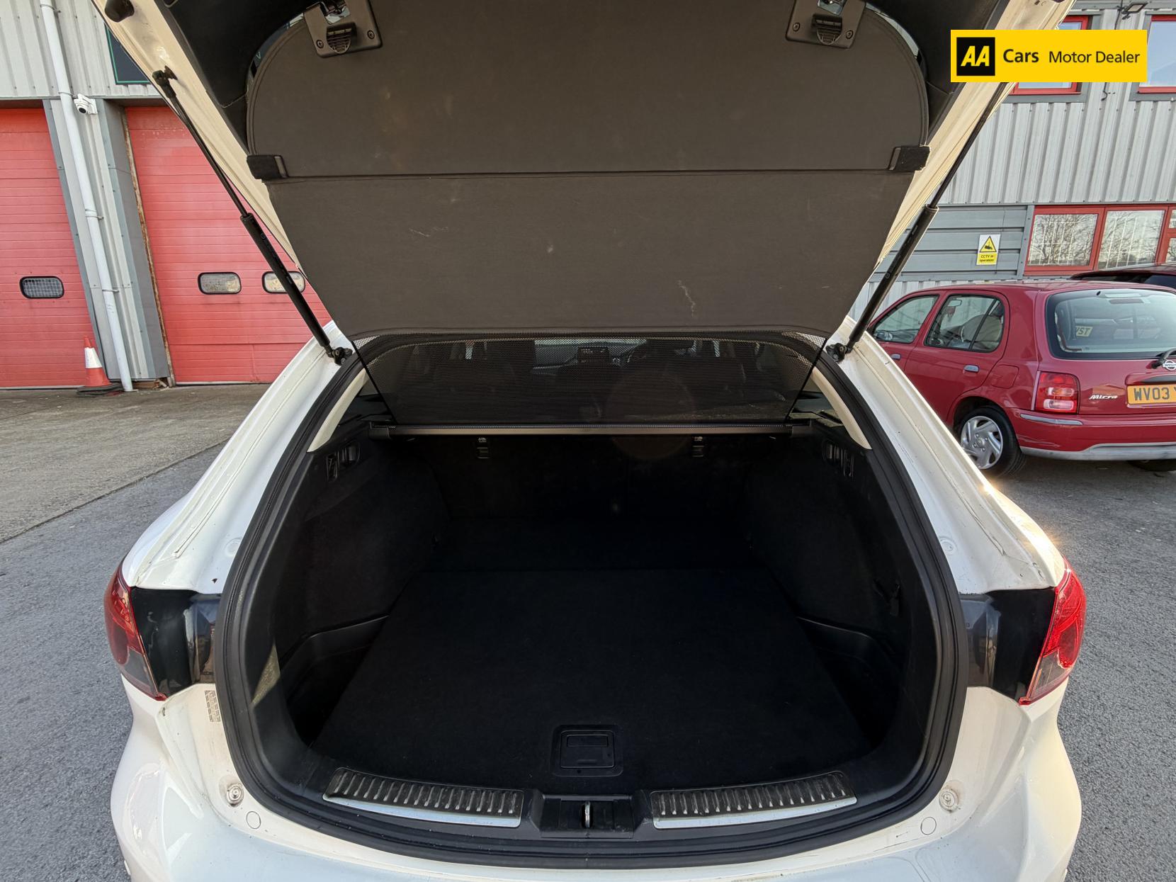 Mazda Mazda6 2.2 SKYACTIV-D Sport Nav Tourer 5dr Diesel Manual Euro 6 (s/s) (175 ps)