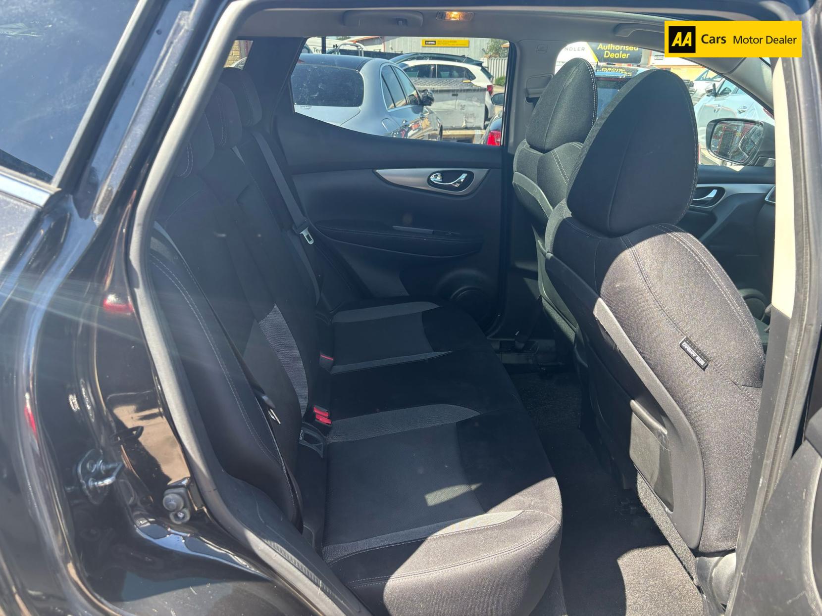 Nissan Qashqai 1.2 DIG-T N-Connecta SUV 5dr Petrol Manual Euro 6 (s/s) (115 ps)