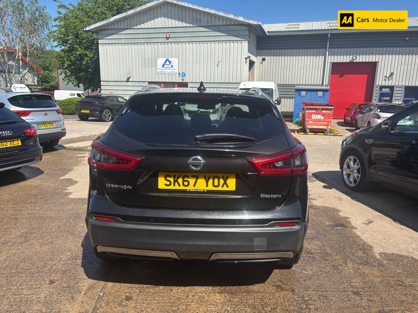 Nissan Qashqai 1.2 DIG-T N-Connecta SUV 5dr Petrol Manual Euro 6 (s/s) (115 ps)