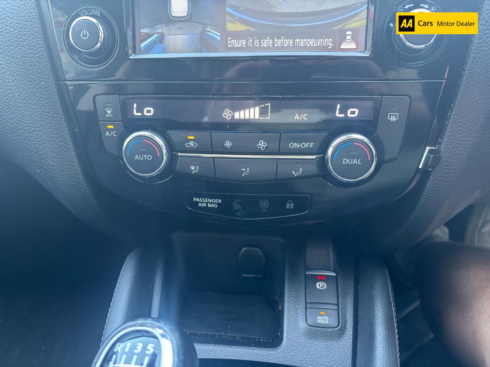 Nissan Qashqai 1.2 DIG-T N-Connecta SUV 5dr Petrol Manual Euro 6 (s/s) (115 ps)
