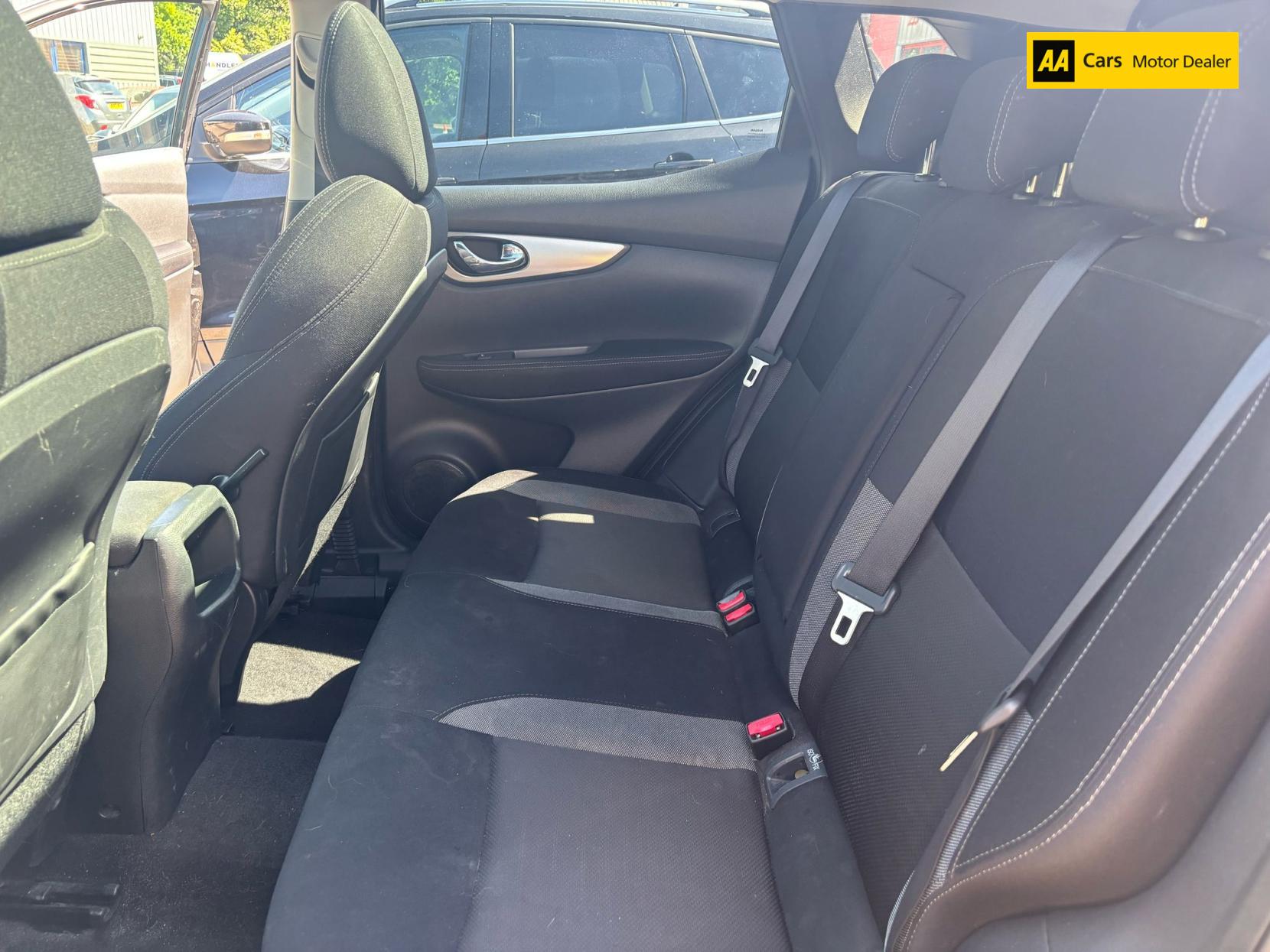 Nissan Qashqai 1.2 DIG-T N-Connecta SUV 5dr Petrol Manual Euro 6 (s/s) (115 ps)