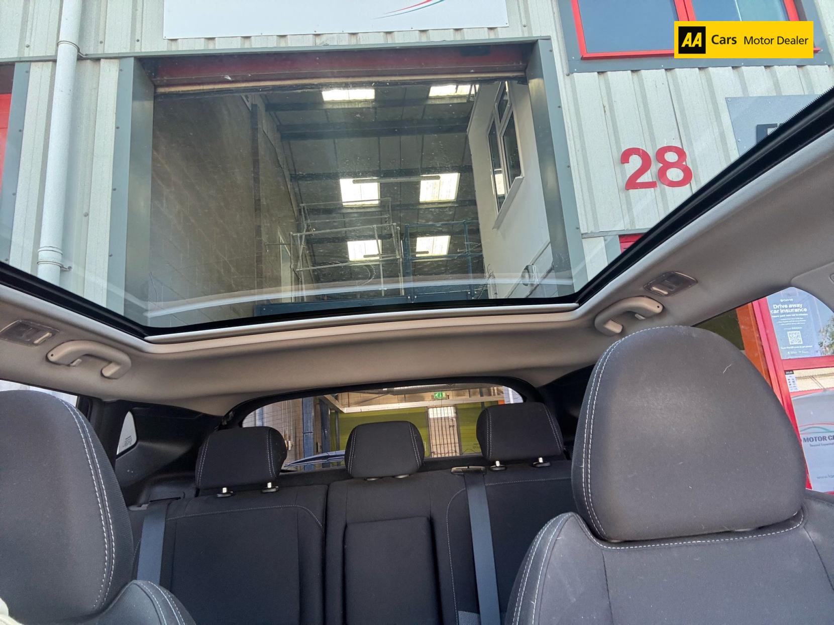 Nissan Qashqai 1.2 DIG-T N-Connecta SUV 5dr Petrol Manual Euro 6 (s/s) (115 ps)