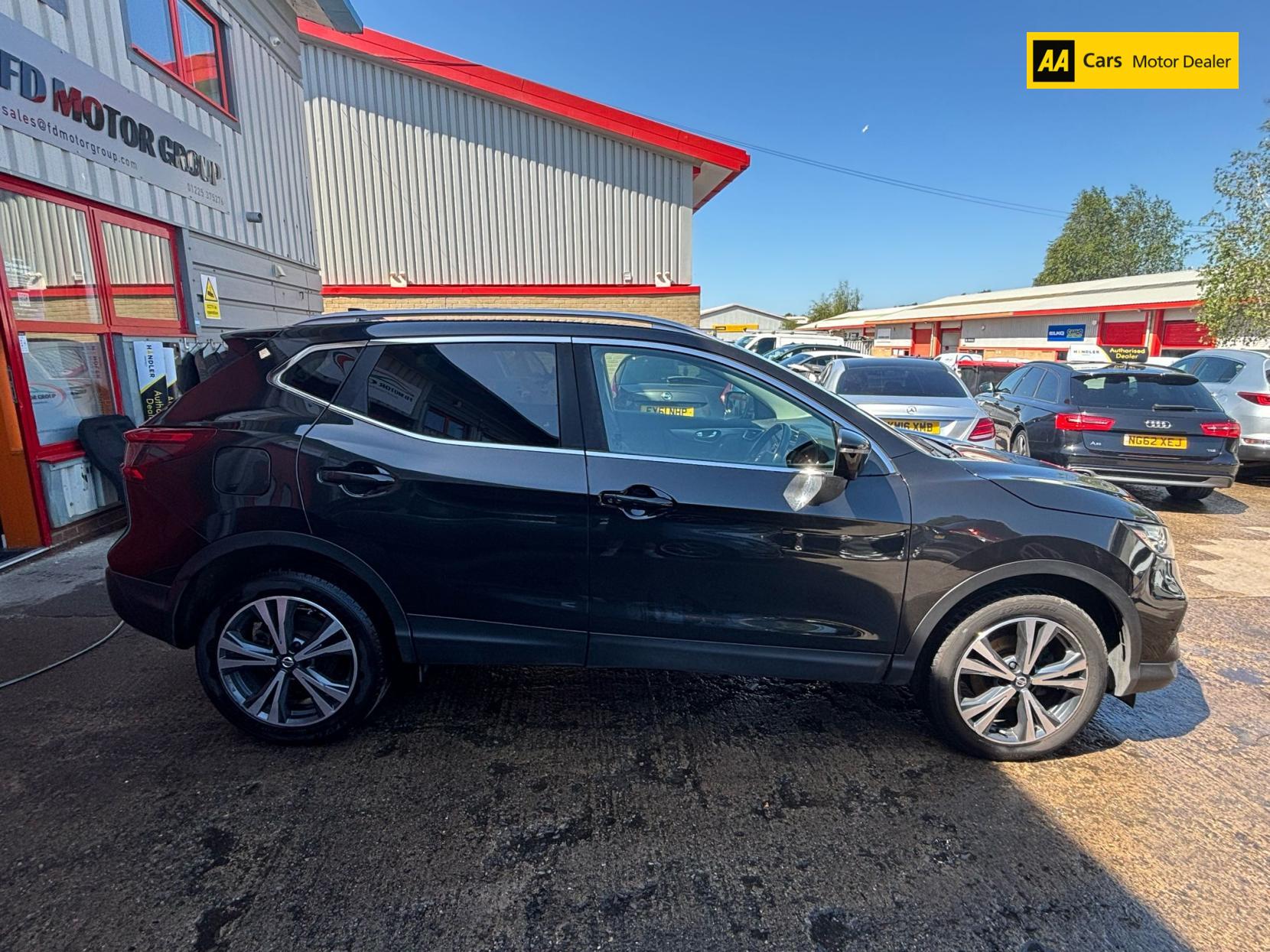 Nissan Qashqai 1.2 DIG-T N-Connecta SUV 5dr Petrol Manual Euro 6 (s/s) (115 ps)