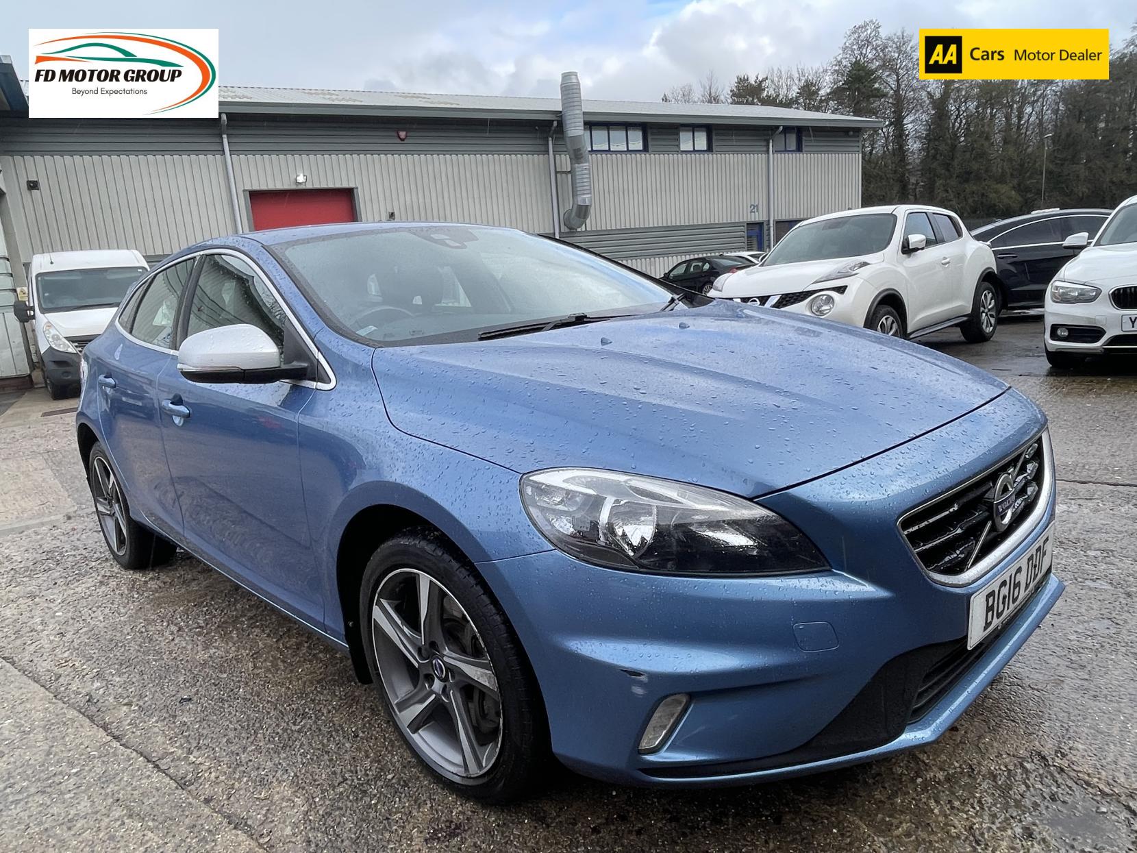 Volvo V40 2.0 D3 R-Design Nav Hatchback 5dr Diesel Manual Euro 6 (s/s) (150 ps)