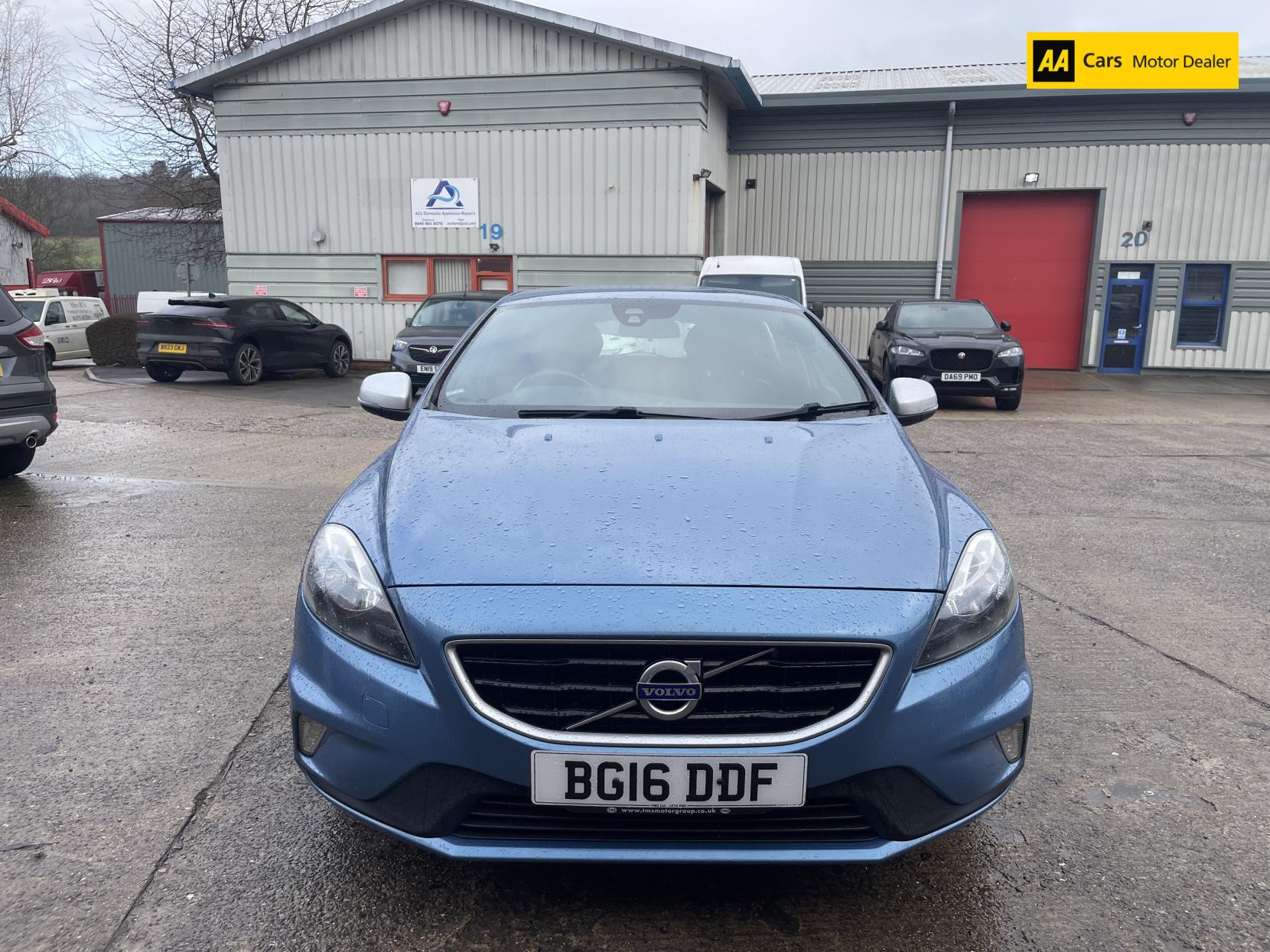 Volvo V40 2.0 D3 R-Design Nav Hatchback 5dr Diesel Manual Euro 6 (s/s) (150 ps)