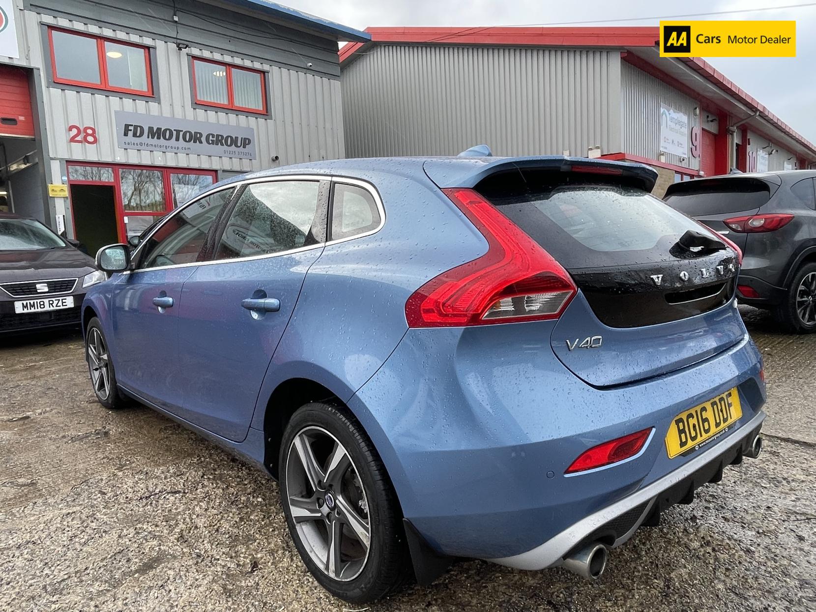 Volvo V40 2.0 D3 R-Design Nav Hatchback 5dr Diesel Manual Euro 6 (s/s) (150 ps)
