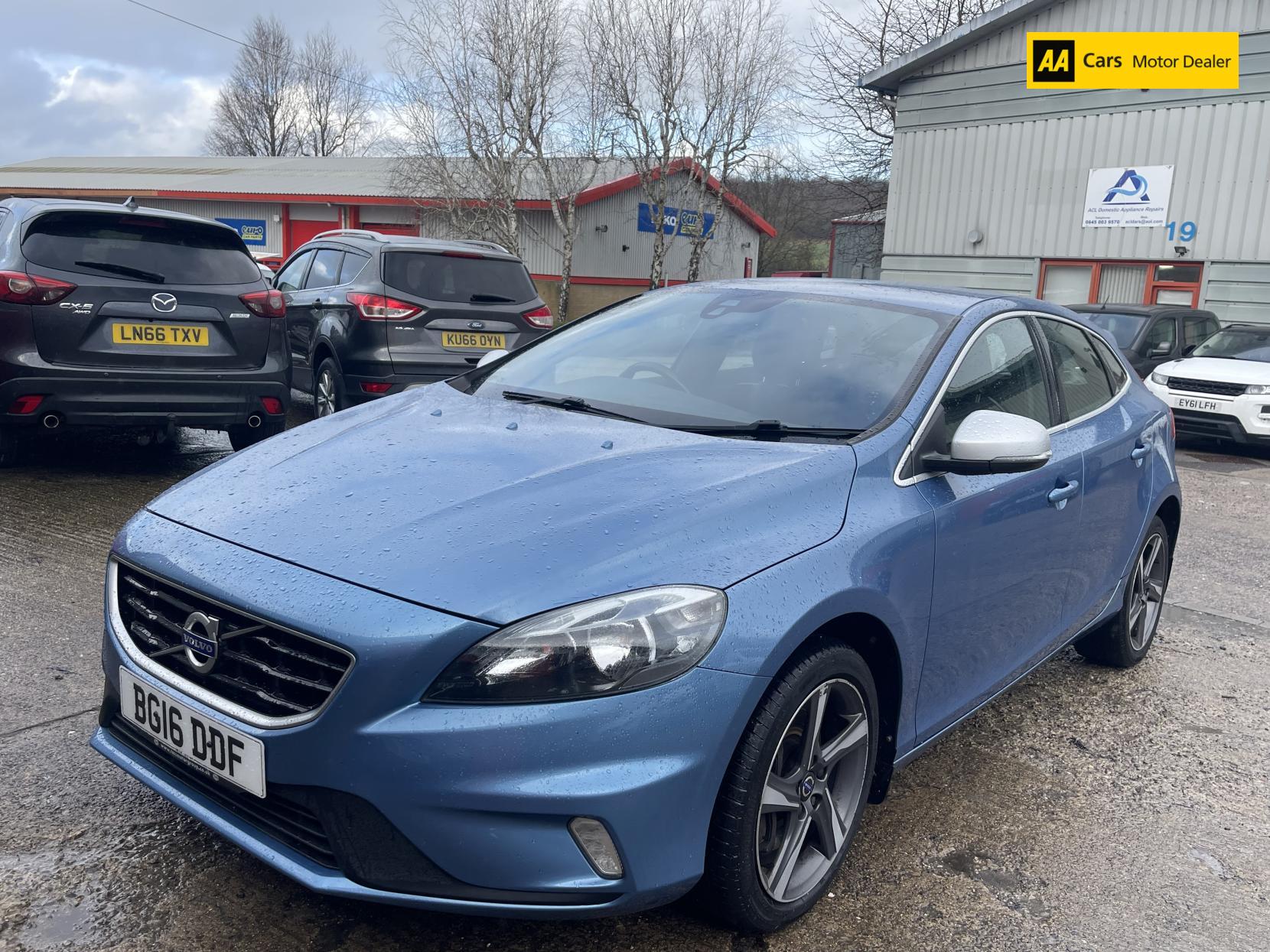 Volvo V40 2.0 D3 R-Design Nav Hatchback 5dr Diesel Manual Euro 6 (s/s) (150 ps)