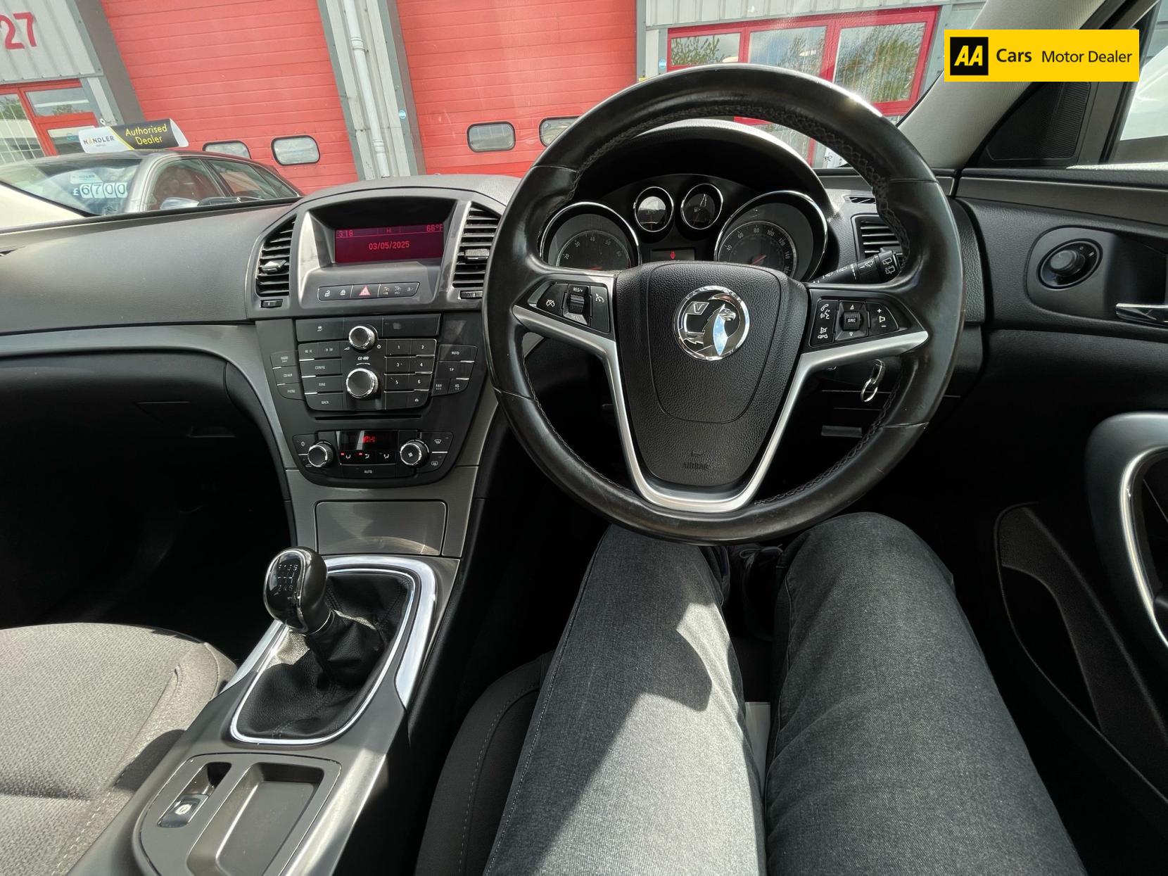 Vauxhall Insignia 1.8 16V Exclusiv Hatchback 5dr Petrol Manual Euro 5 (140 ps)