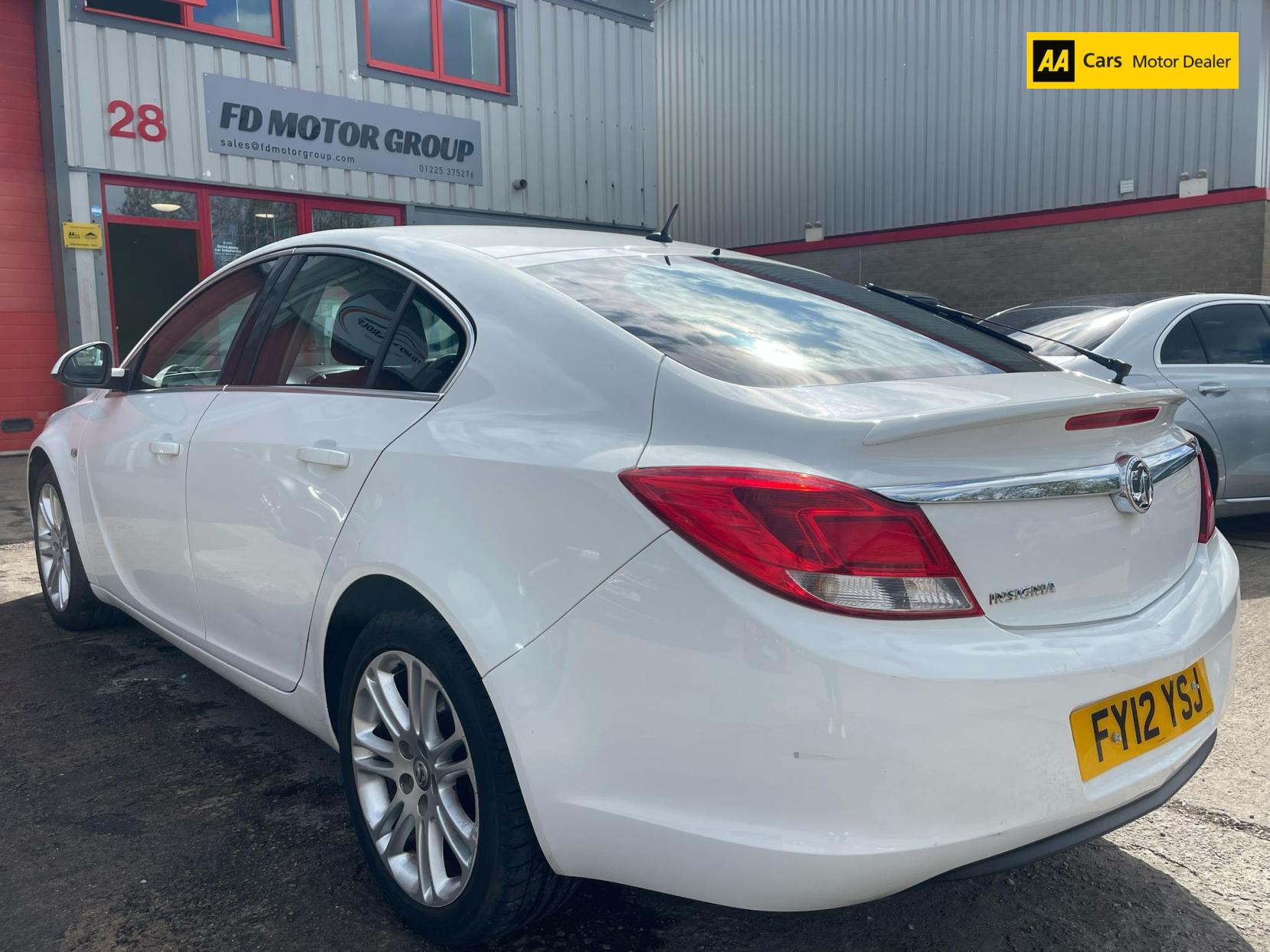 Vauxhall Insignia 1.8 16V Exclusiv Hatchback 5dr Petrol Manual Euro 5 (140 ps)