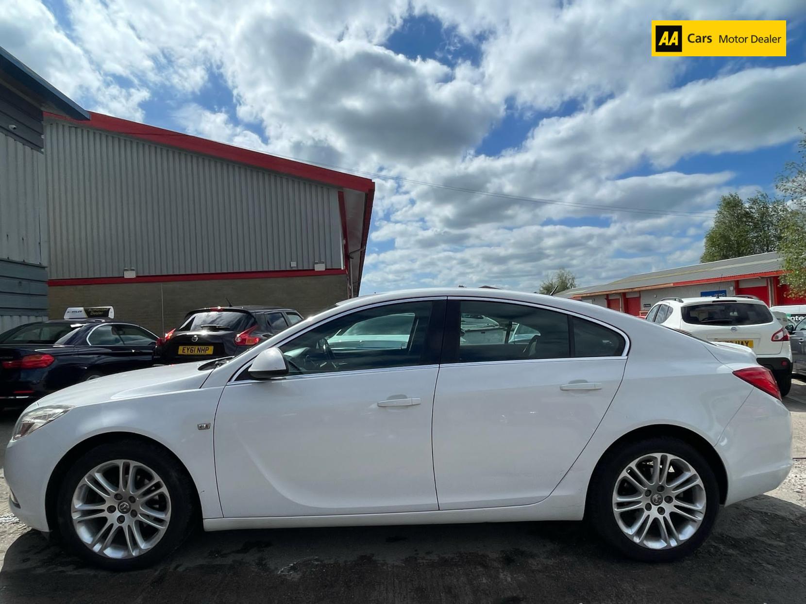 Vauxhall Insignia 1.8 16V Exclusiv Hatchback 5dr Petrol Manual Euro 5 (140 ps)
