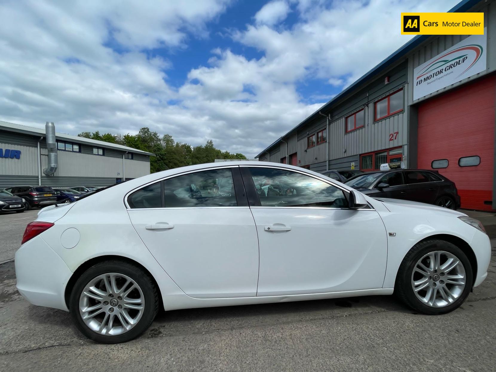 Vauxhall Insignia 1.8 16V Exclusiv Hatchback 5dr Petrol Manual Euro 5 (140 ps)