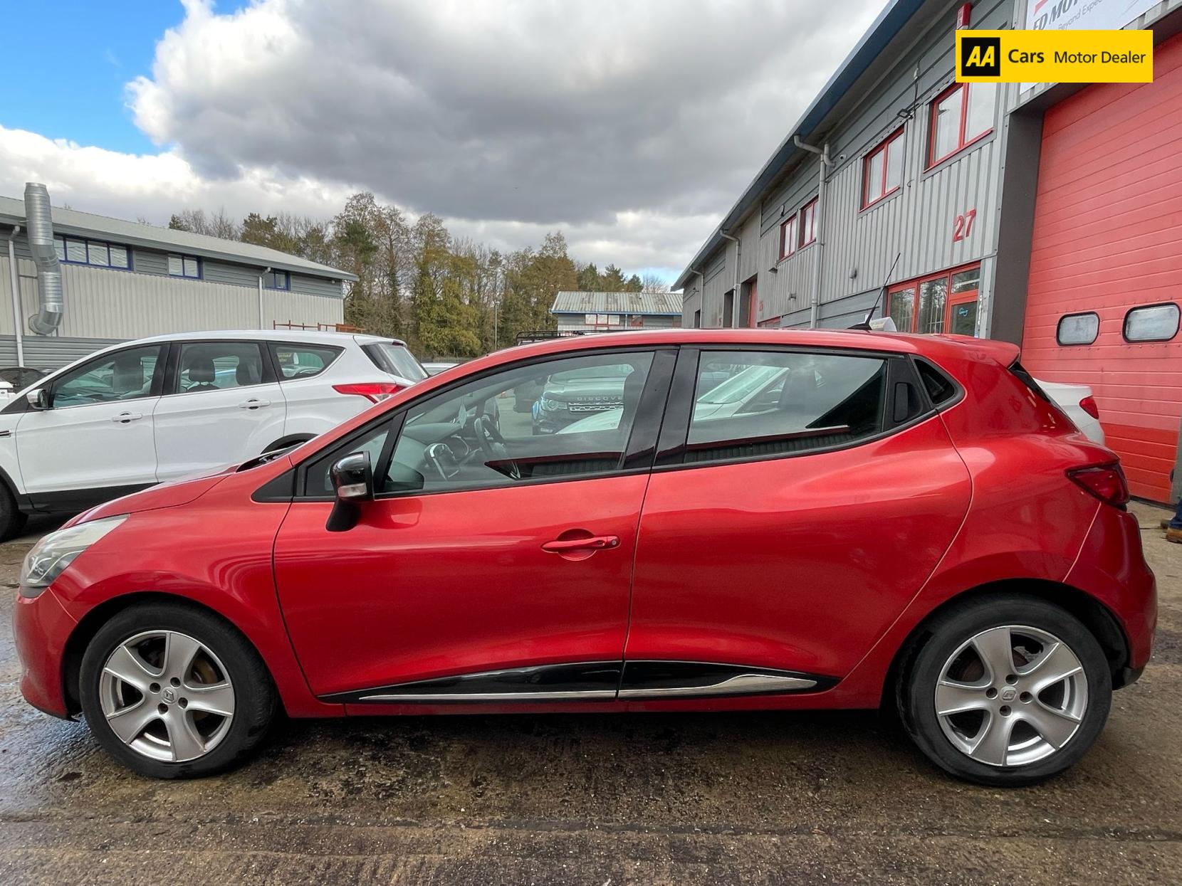 Renault Clio 1.5 dCi Dynamique MediaNav Hatchback 5dr Diesel Manual Euro 5 (s/s) (90 ps)