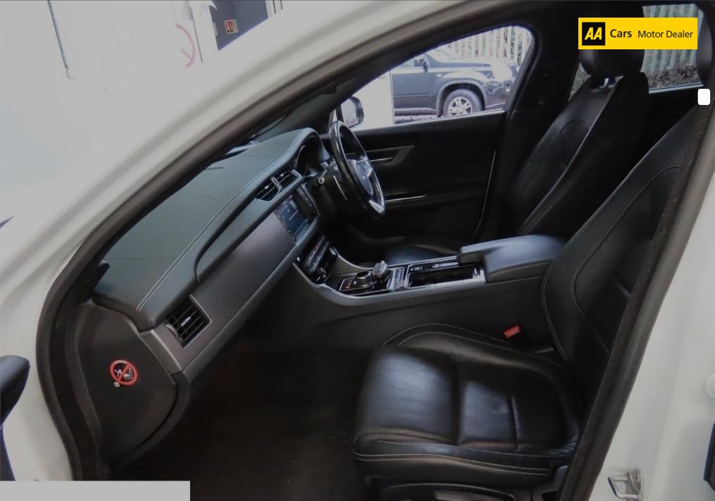 Jaguar XF 2.0d R-Sport Saloon 4dr Diesel Auto Euro 6 (s/s) (163 ps)