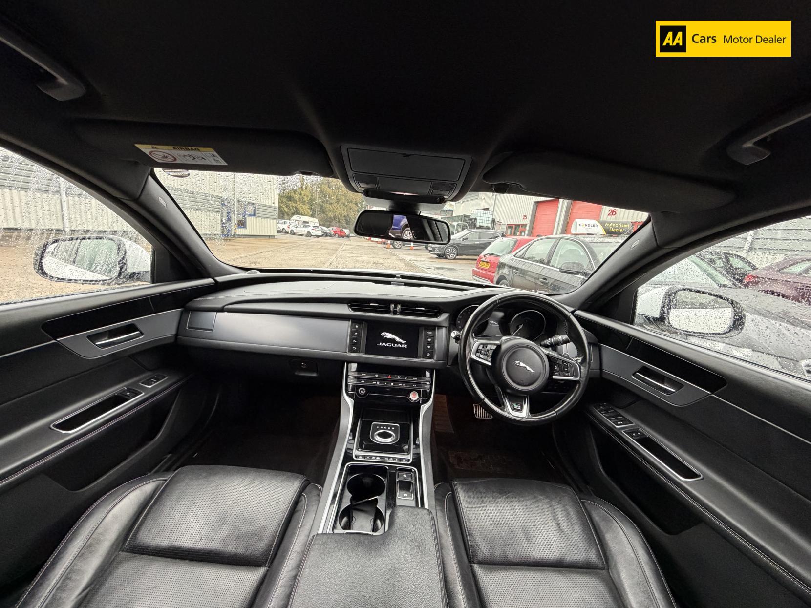 Jaguar XF 2.0d R-Sport Saloon 4dr Diesel Auto Euro 6 (s/s) (163 ps)