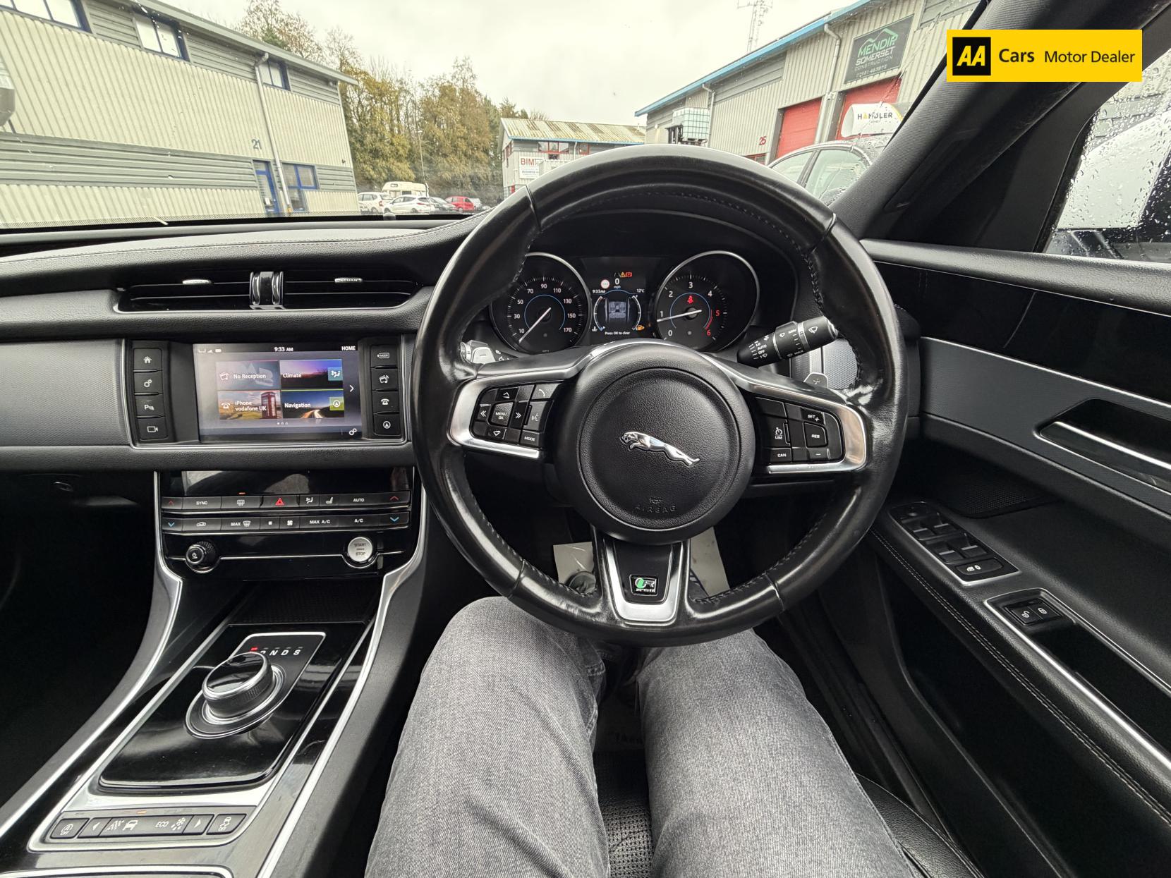 Jaguar XF 2.0d R-Sport Saloon 4dr Diesel Auto Euro 6 (s/s) (163 ps)