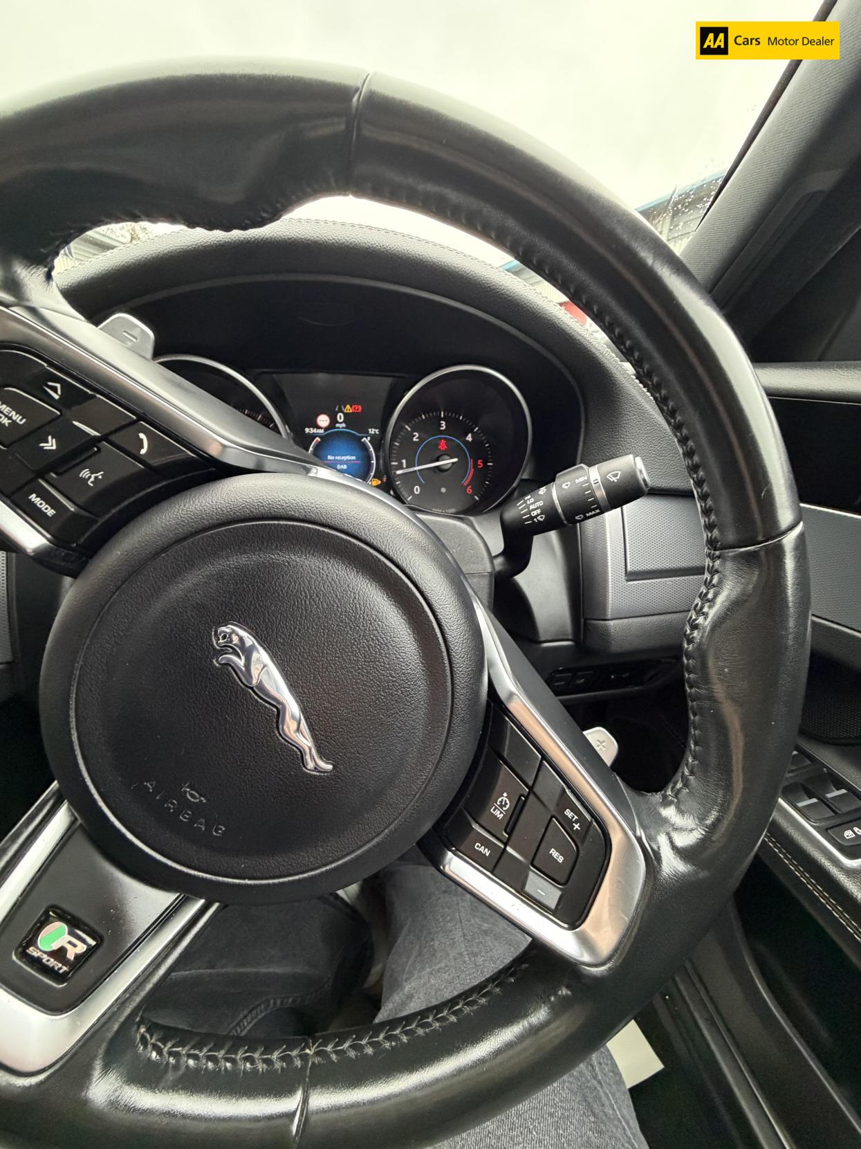 Jaguar XF 2.0d R-Sport Saloon 4dr Diesel Auto Euro 6 (s/s) (163 ps)