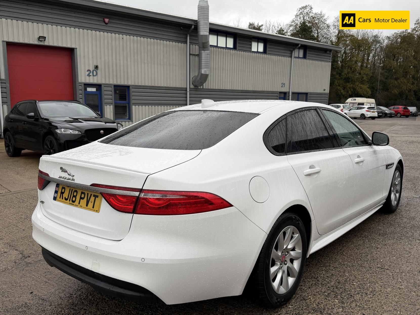 Jaguar XF 2.0d R-Sport Saloon 4dr Diesel Auto Euro 6 (s/s) (163 ps)