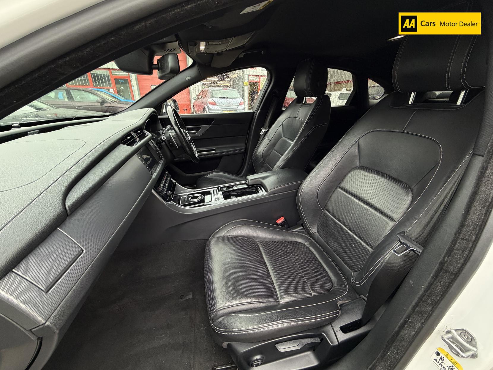 Jaguar XF 2.0d R-Sport Saloon 4dr Diesel Auto Euro 6 (s/s) (163 ps)