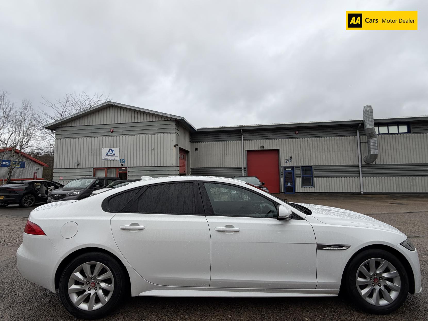 Jaguar XF 2.0d R-Sport Saloon 4dr Diesel Auto Euro 6 (s/s) (163 ps)